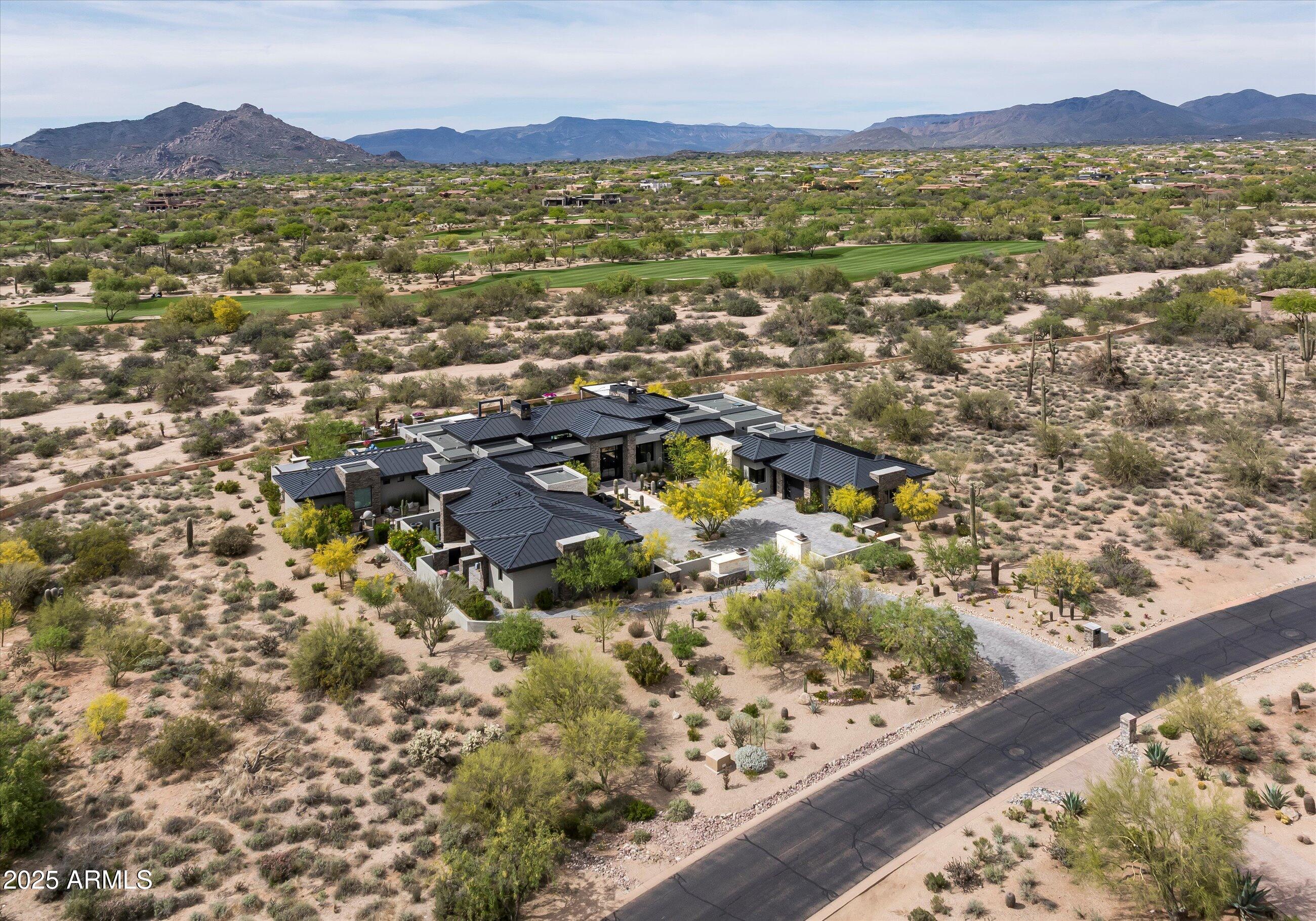 WHISPER ROCK - Residential