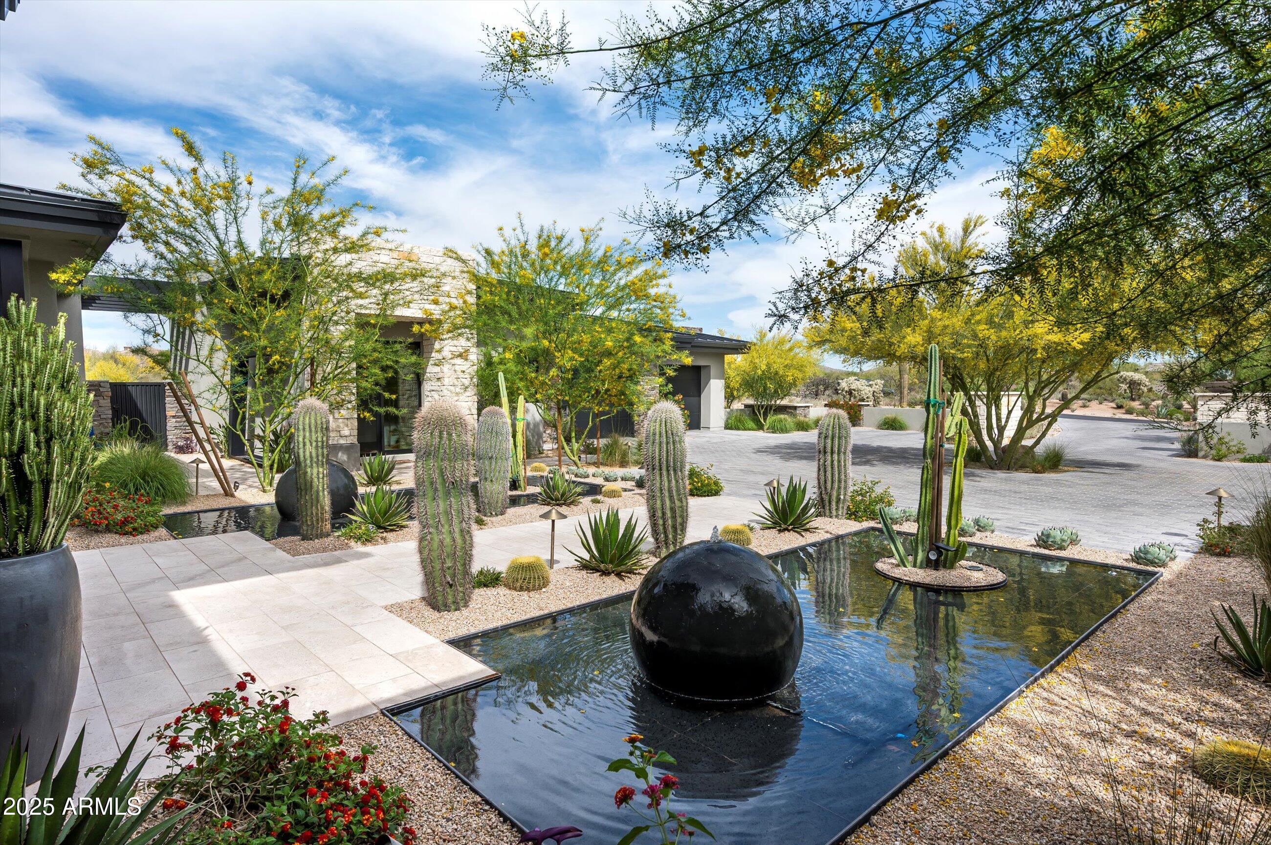 WHISPER ROCK - Residential