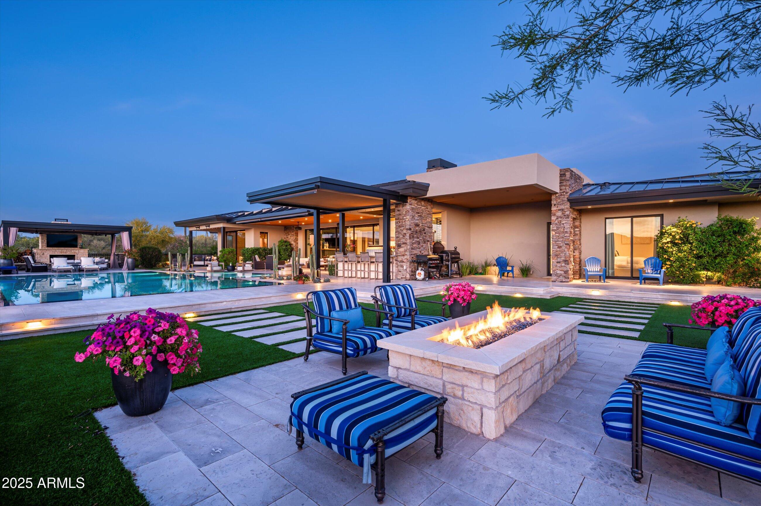 WHISPER ROCK - Residential