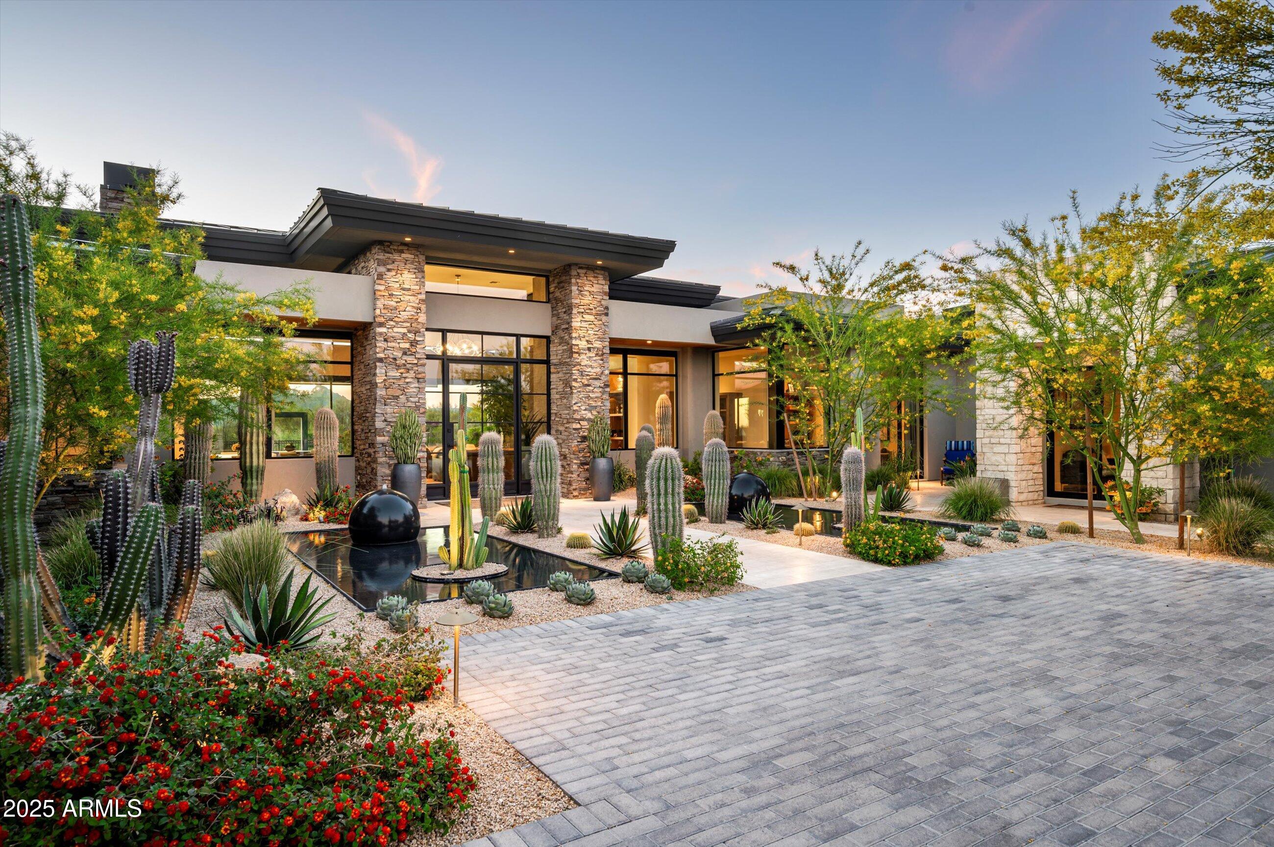 WHISPER ROCK - Residential