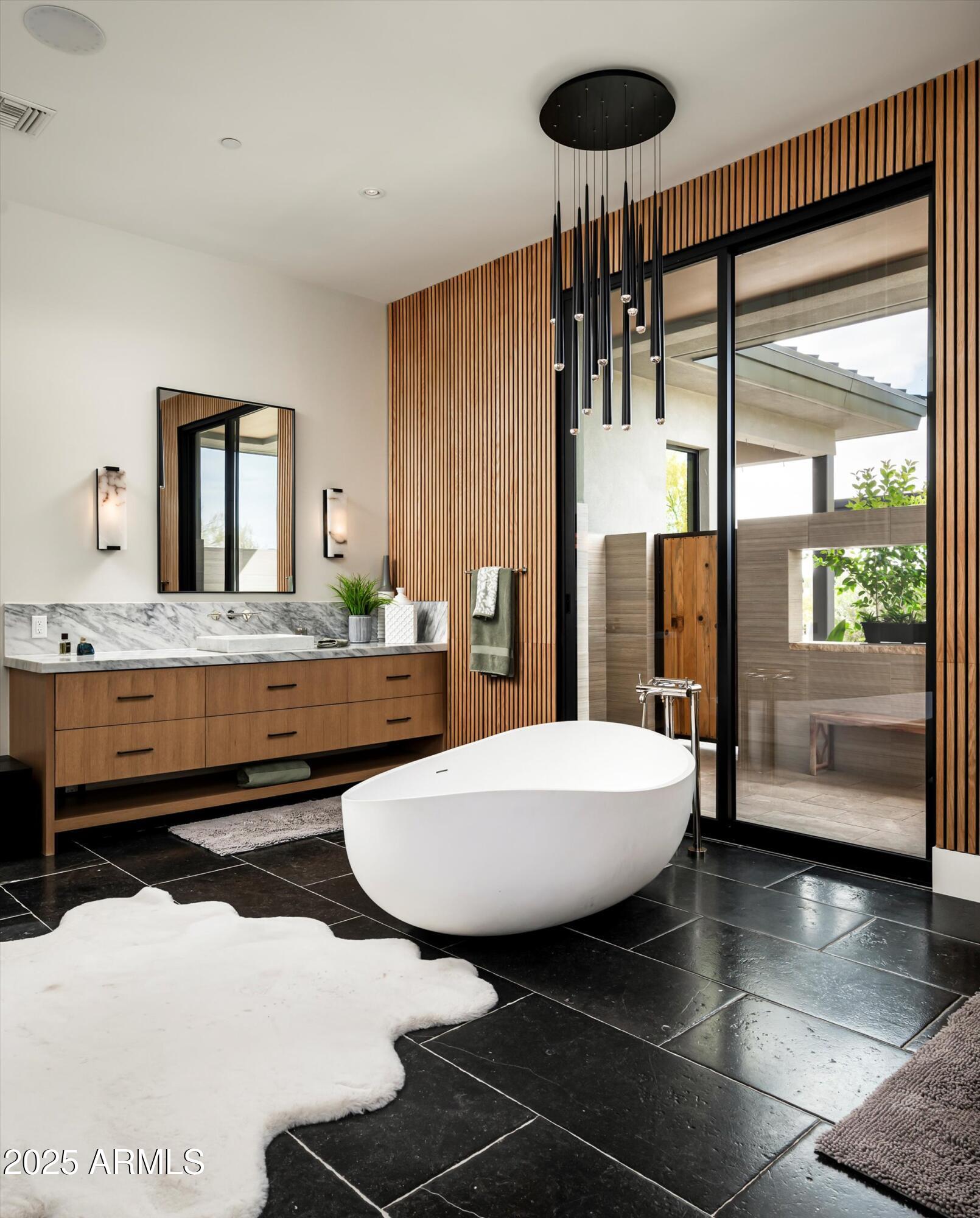 WHISPER ROCK - Residential