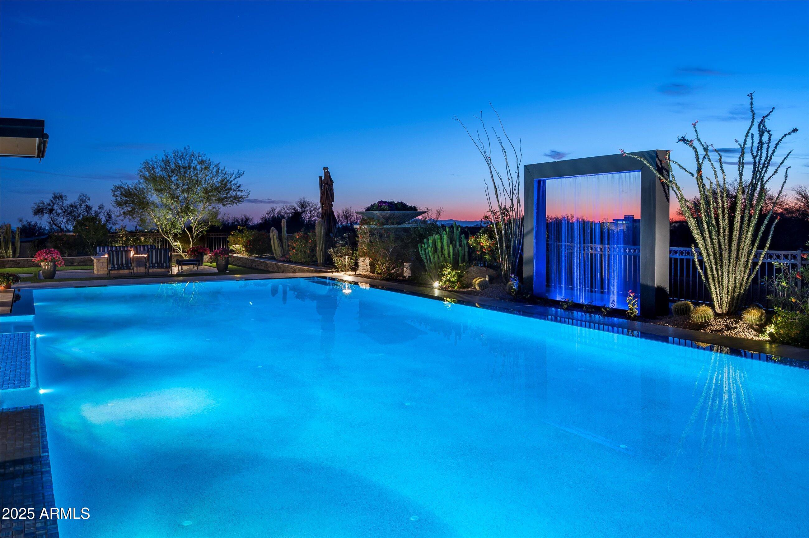 WHISPER ROCK - Residential
