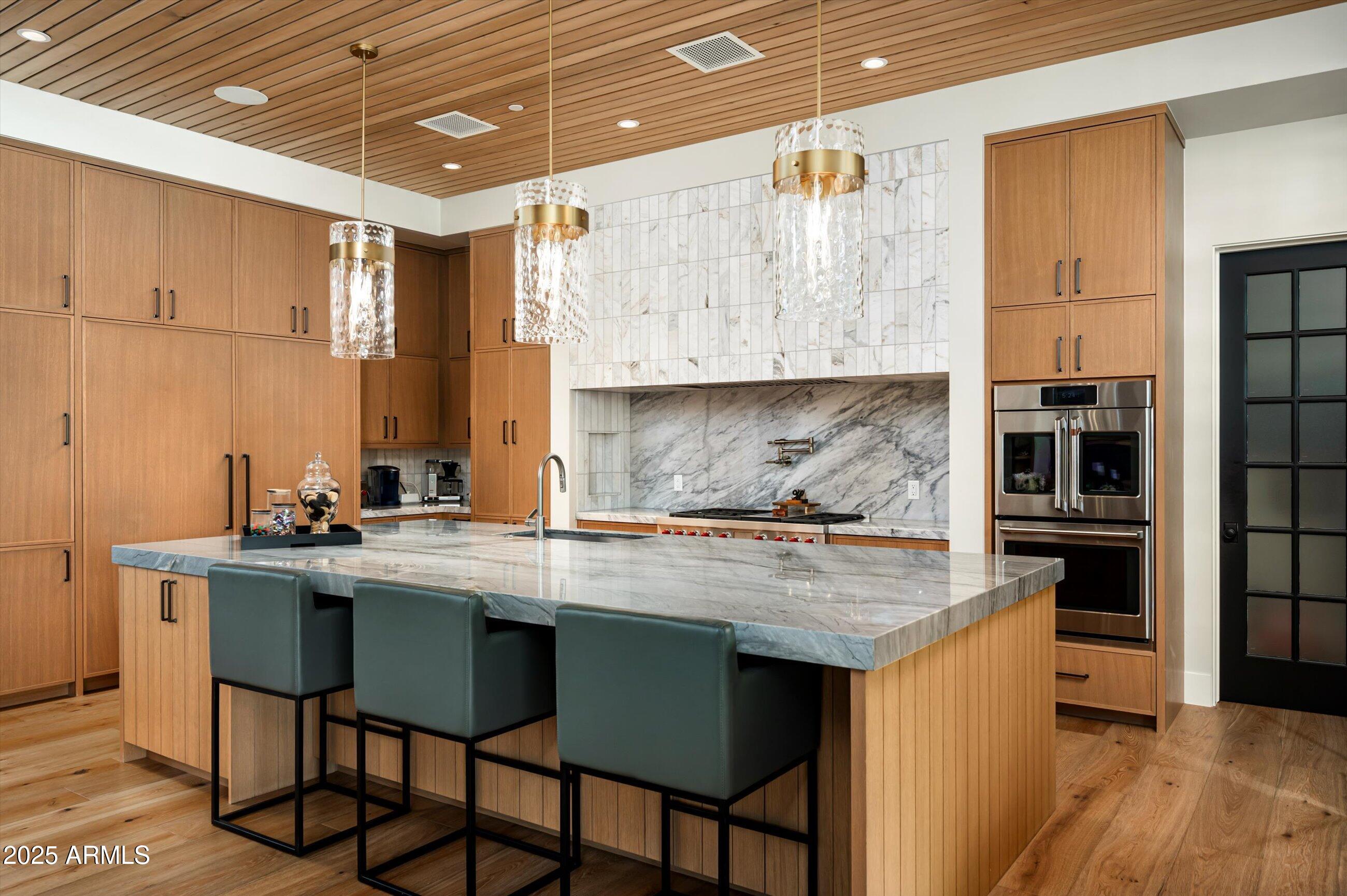 WHISPER ROCK - Residential