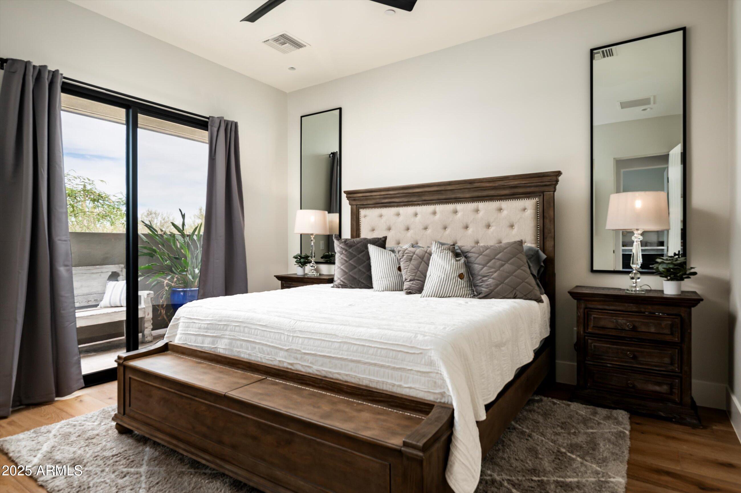 WHISPER ROCK - Residential