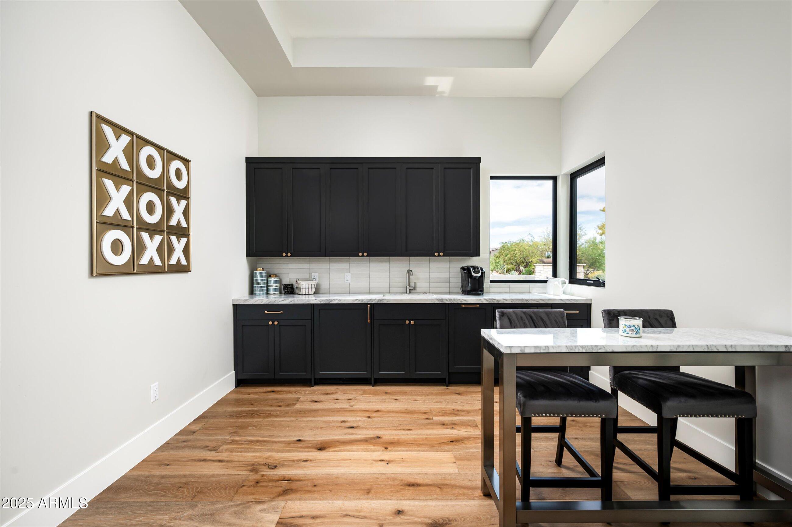 WHISPER ROCK - Residential