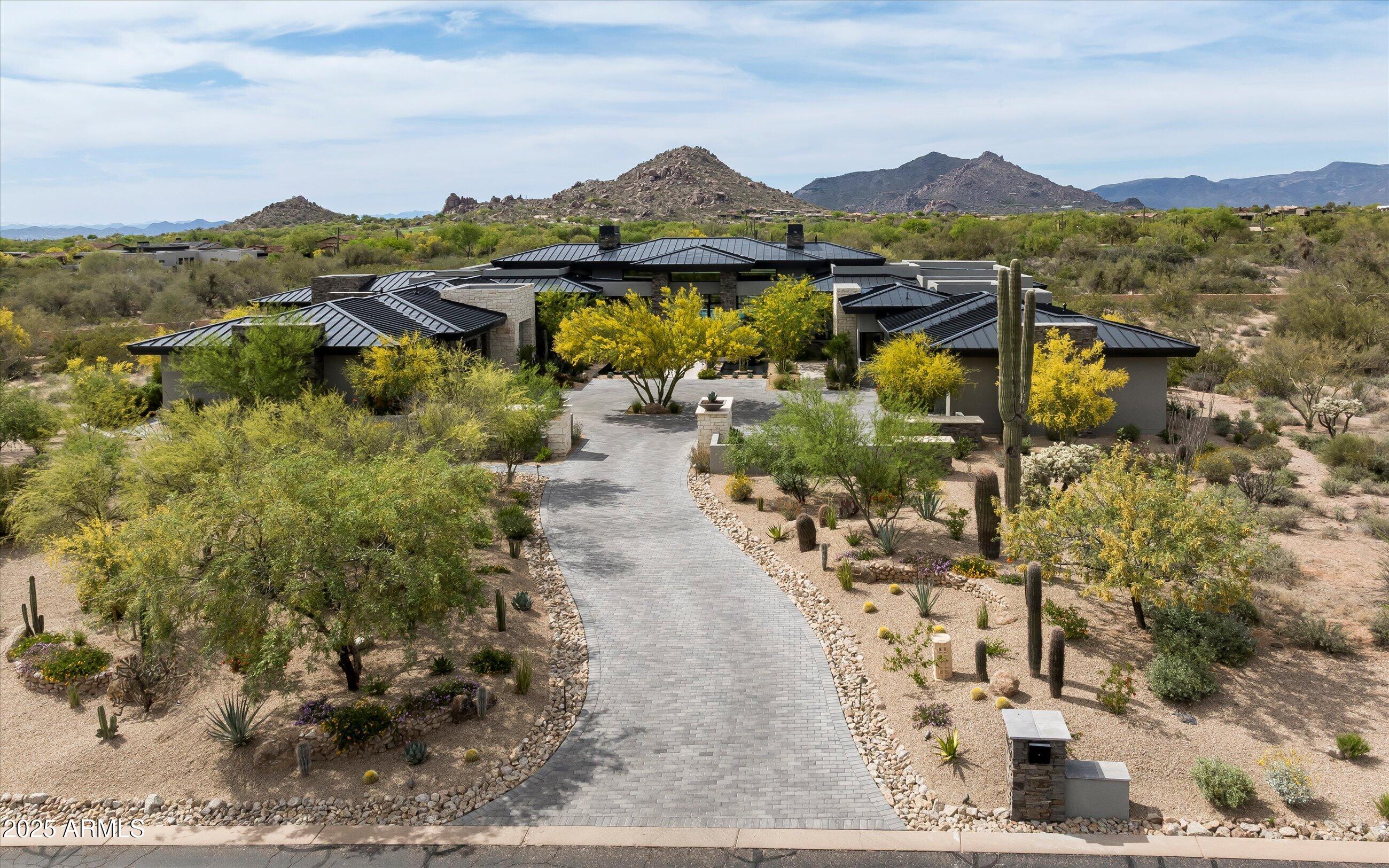 WHISPER ROCK - Residential