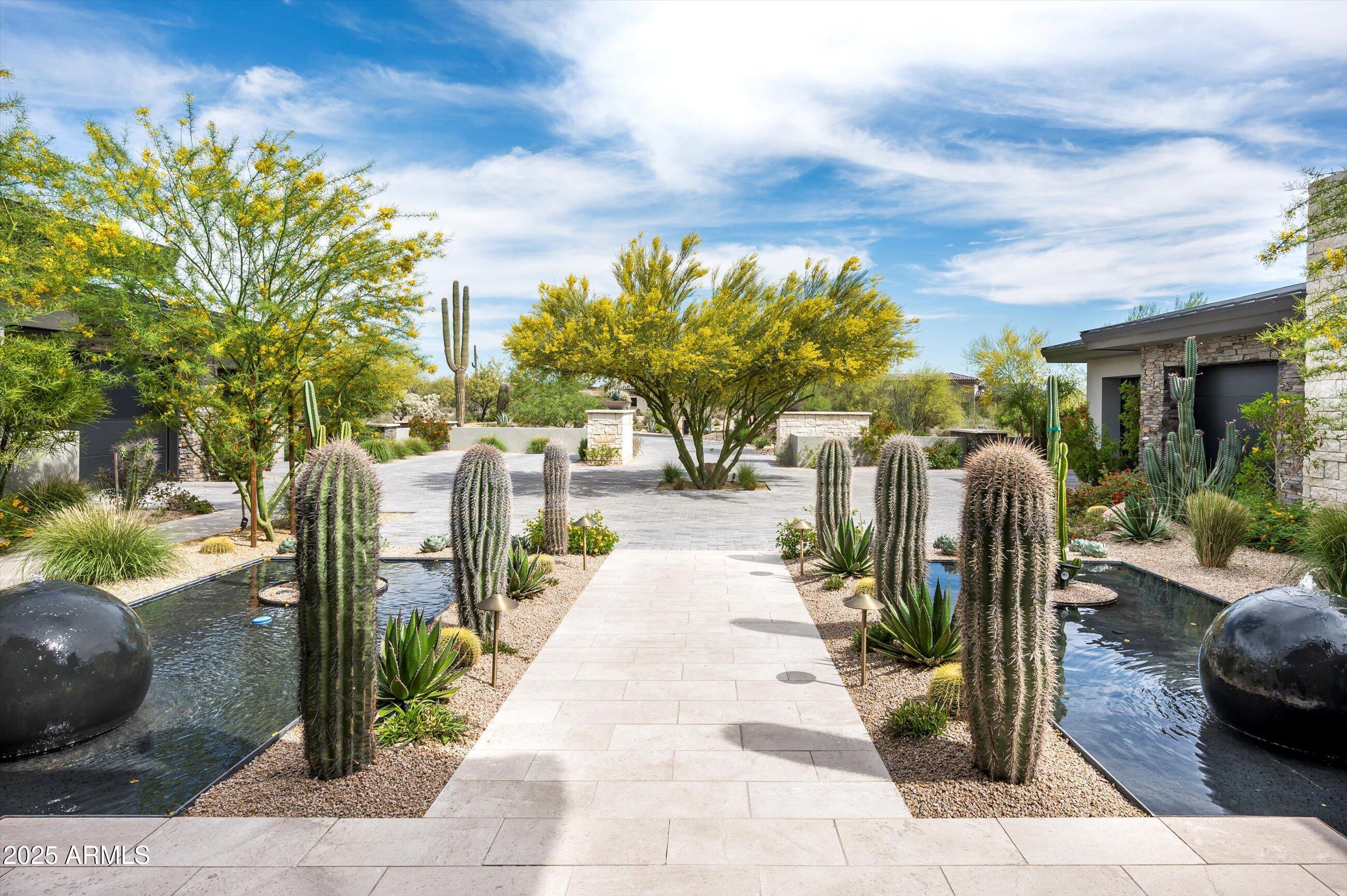 WHISPER ROCK - Residential