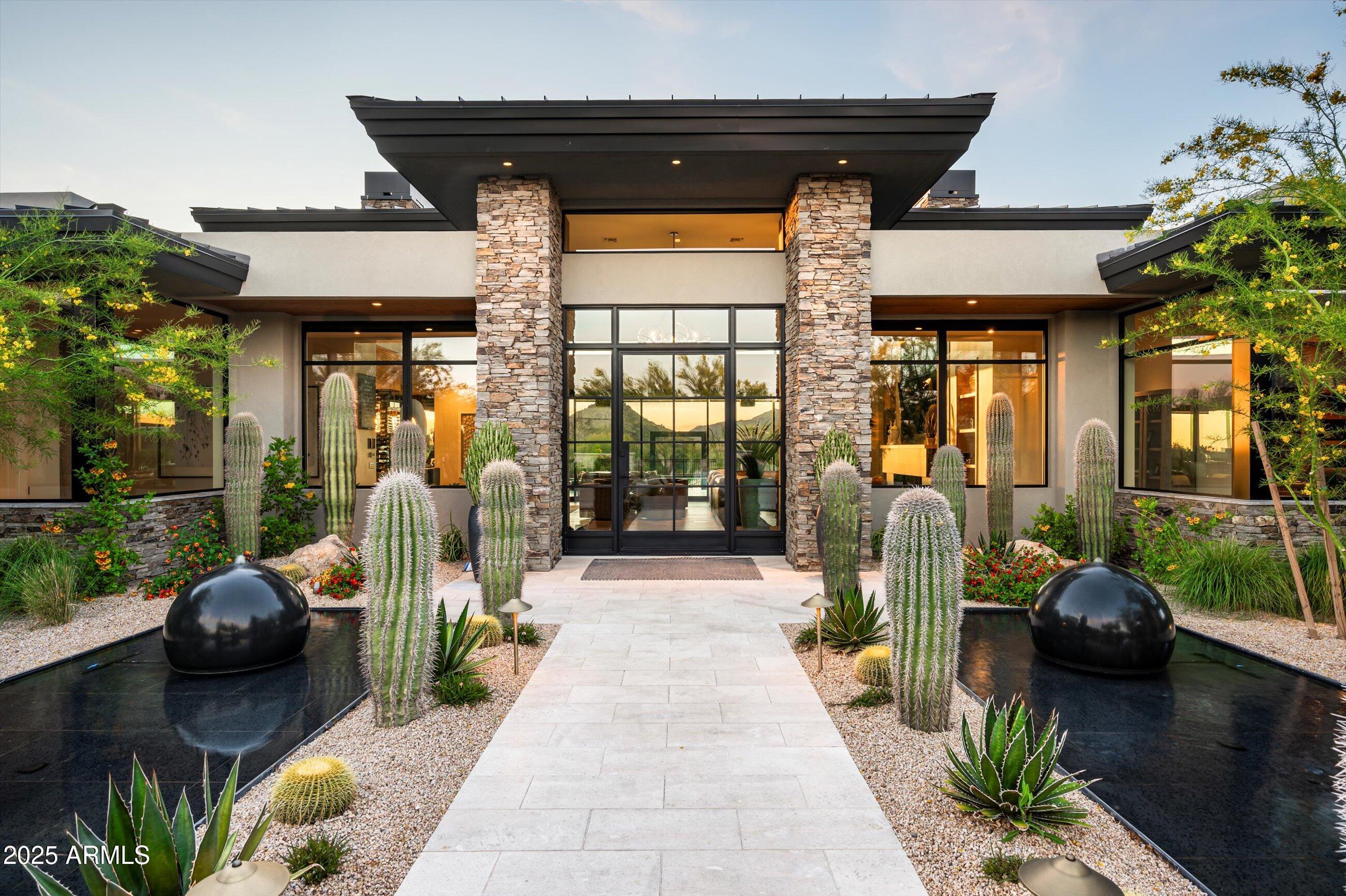 WHISPER ROCK - Residential
