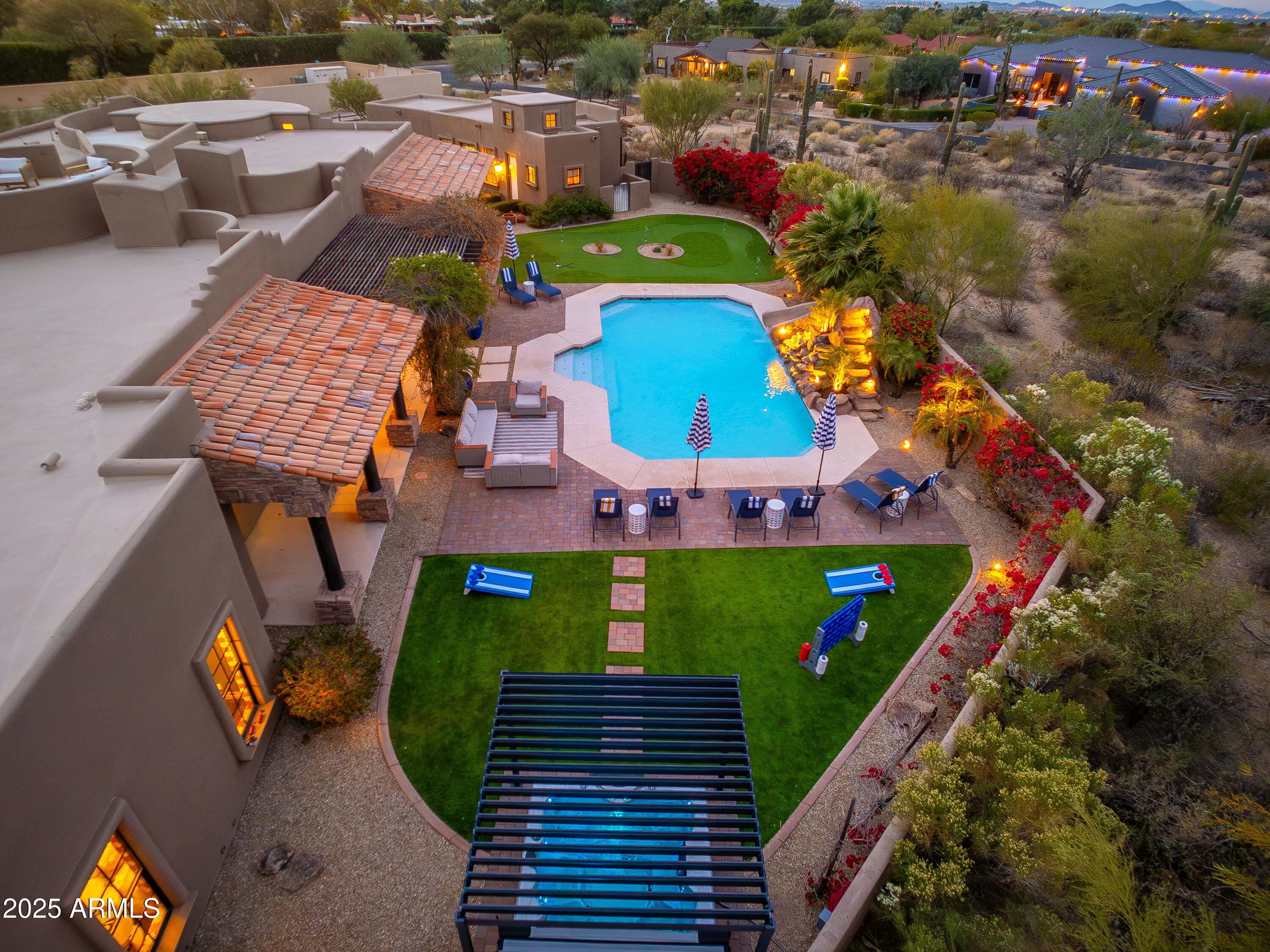 PINNACLE PARADISE - Residential