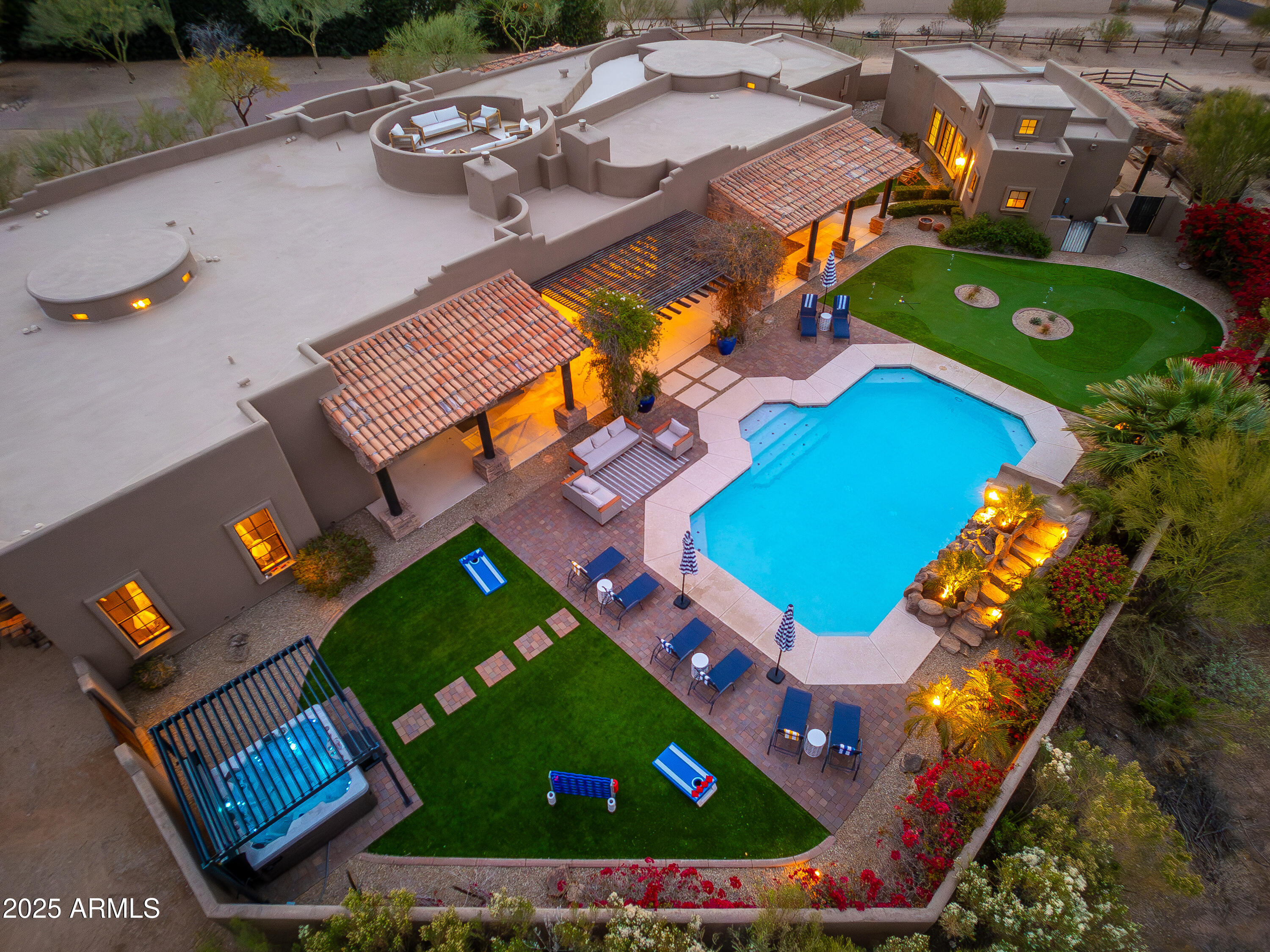 PINNACLE PARADISE - Residential