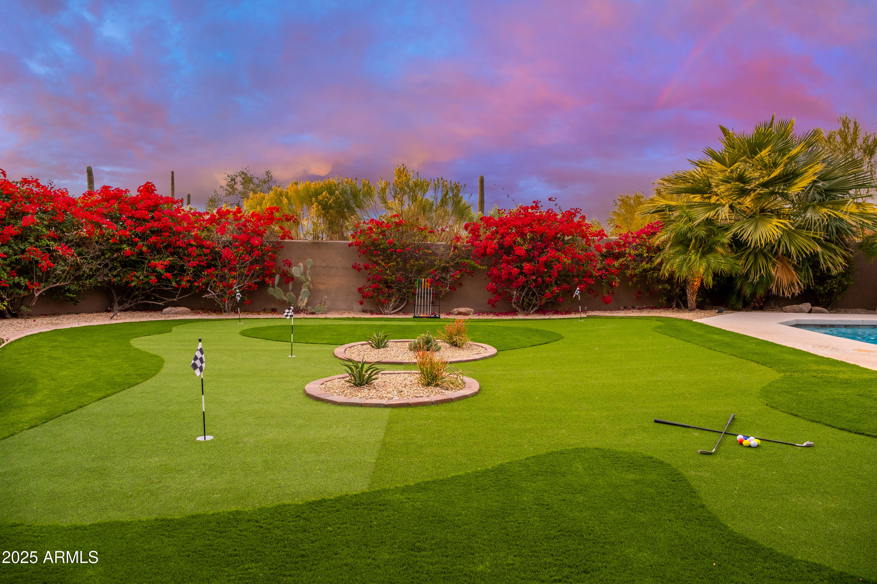 PINNACLE PARADISE - Residential