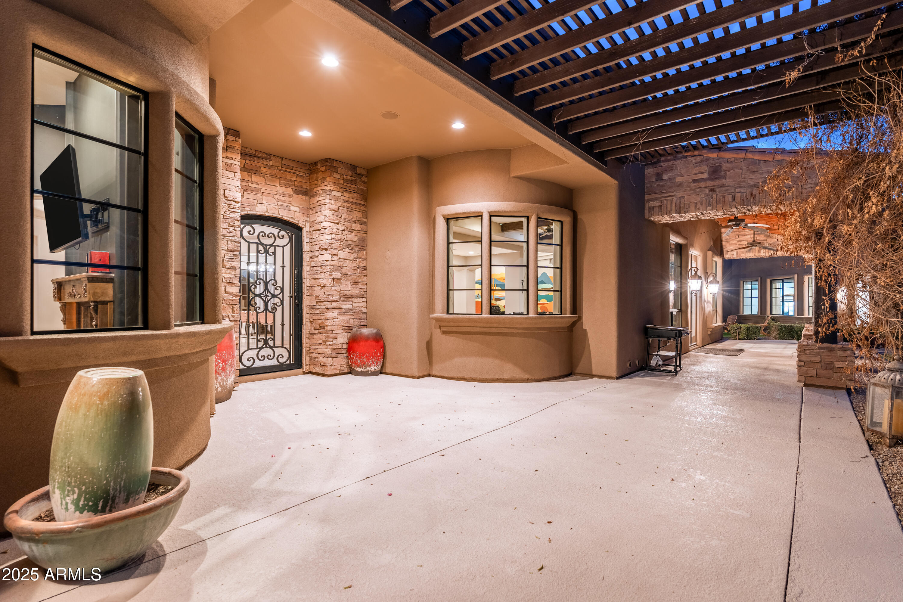PINNACLE PARADISE - Residential