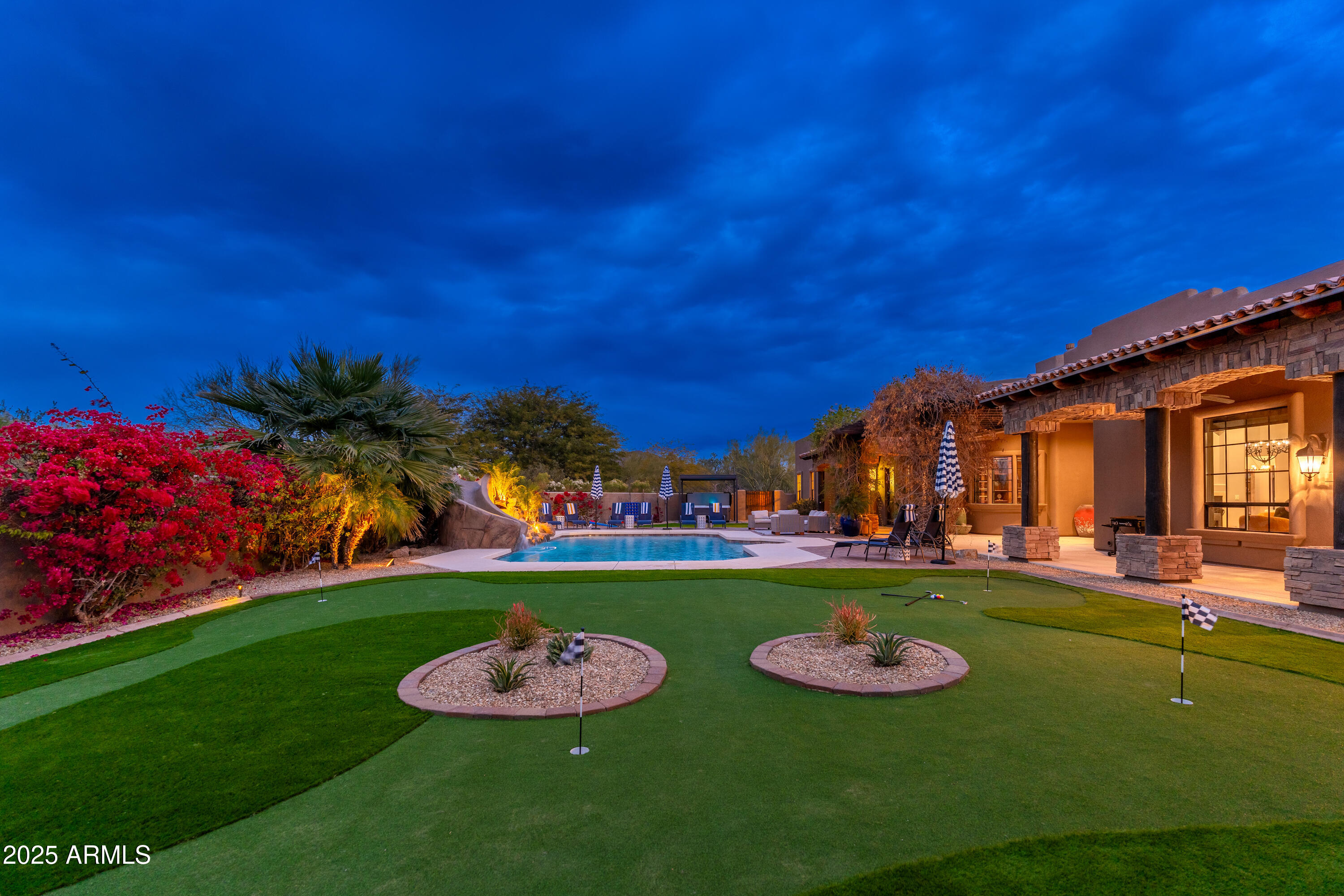 PINNACLE PARADISE - Residential