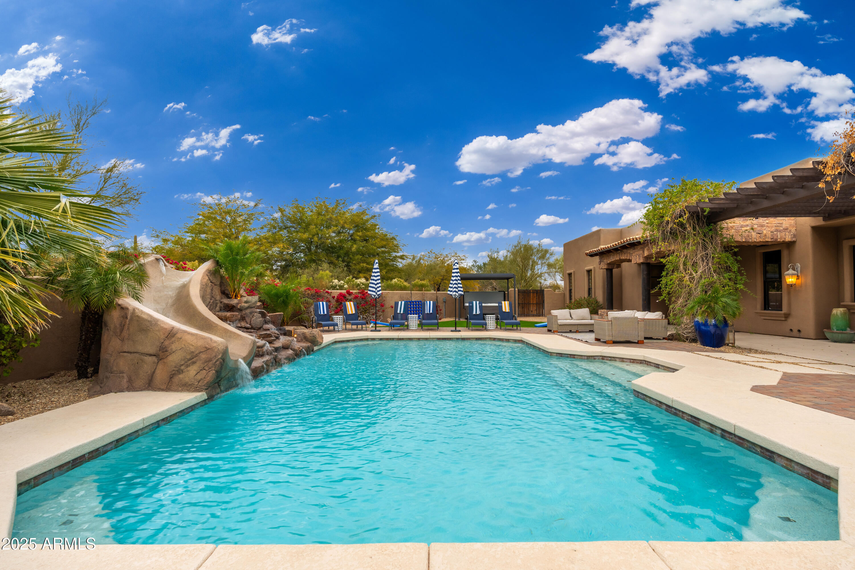 PINNACLE PARADISE - Residential