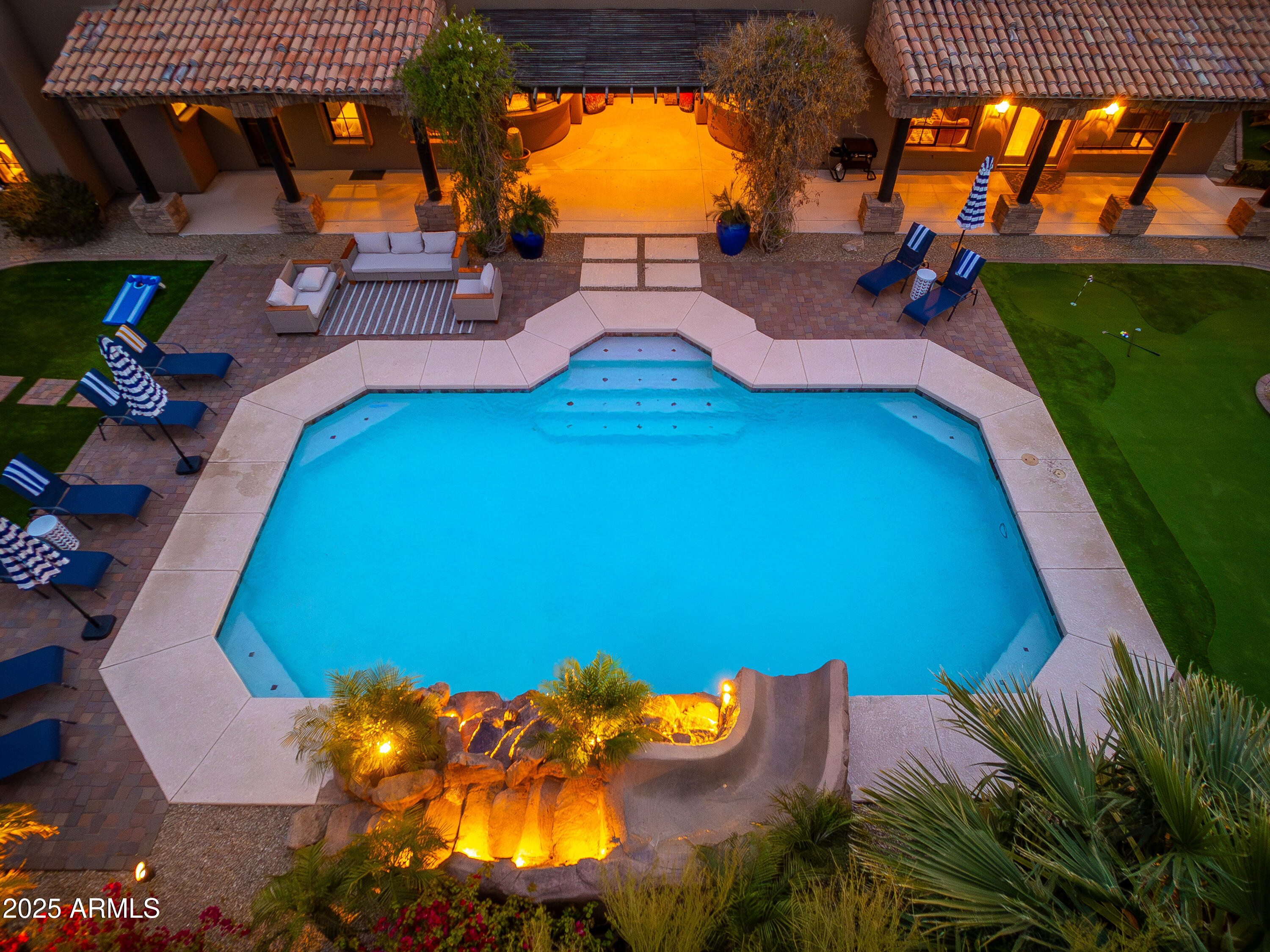 PINNACLE PARADISE - Residential