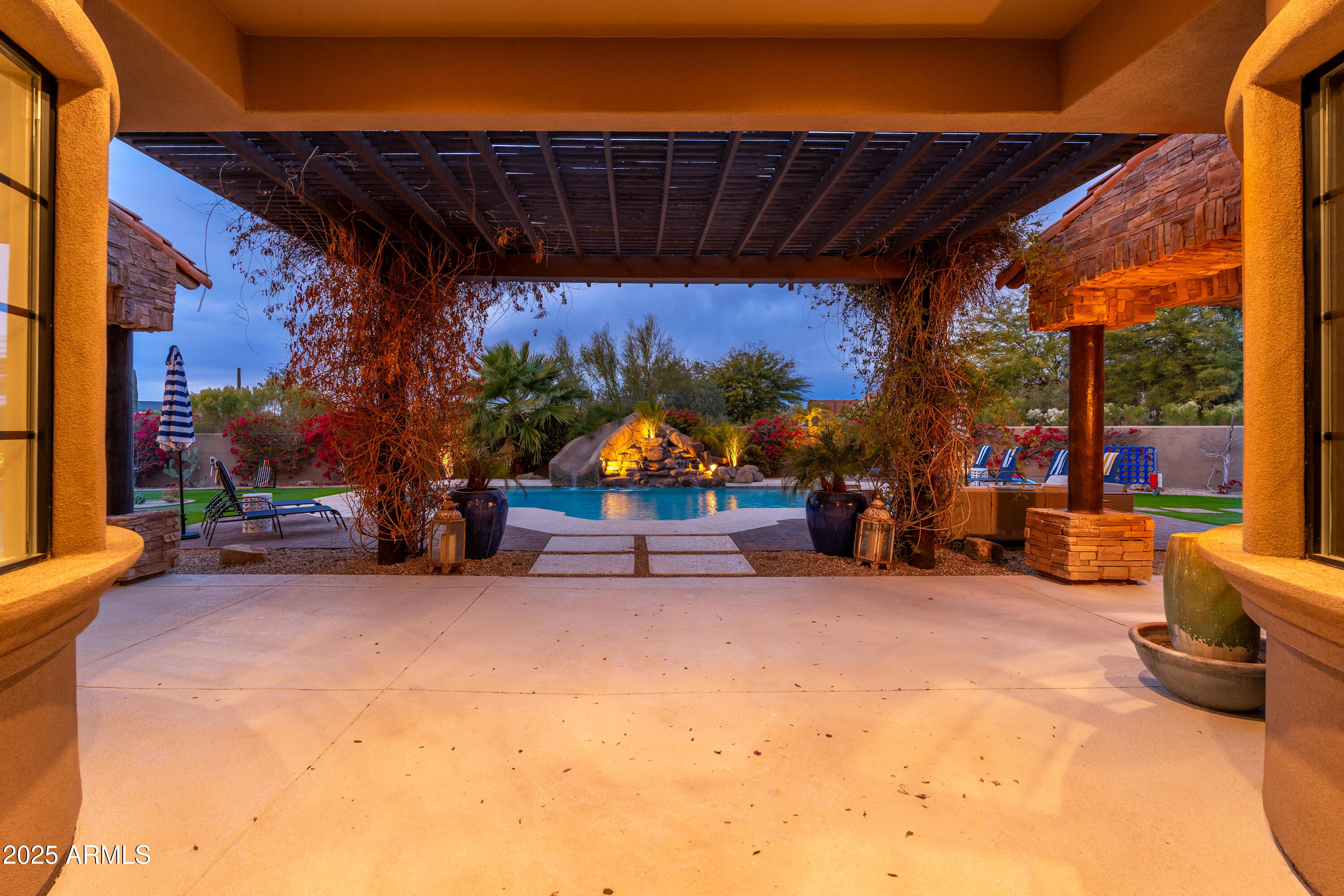 PINNACLE PARADISE - Residential