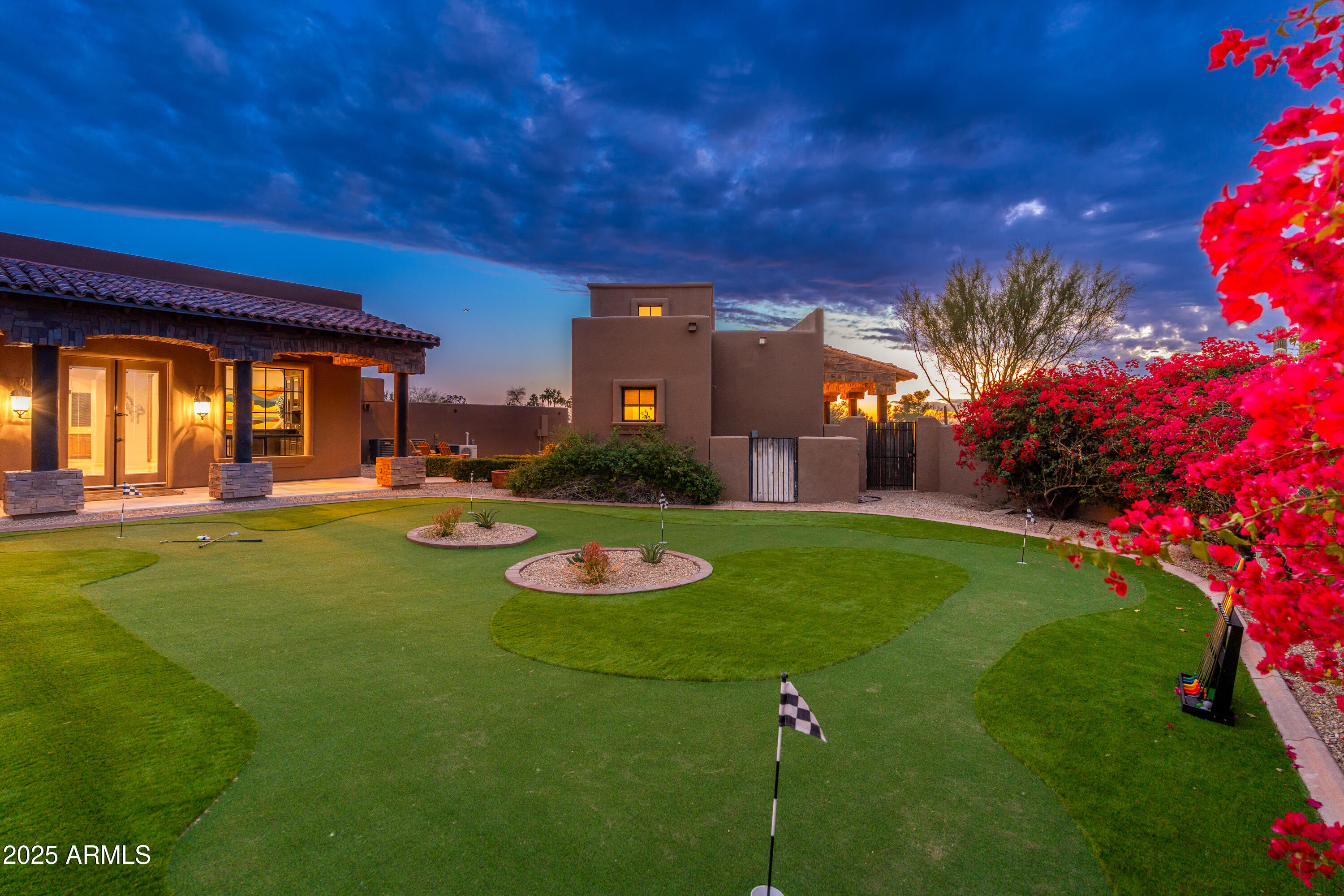 PINNACLE PARADISE - Residential