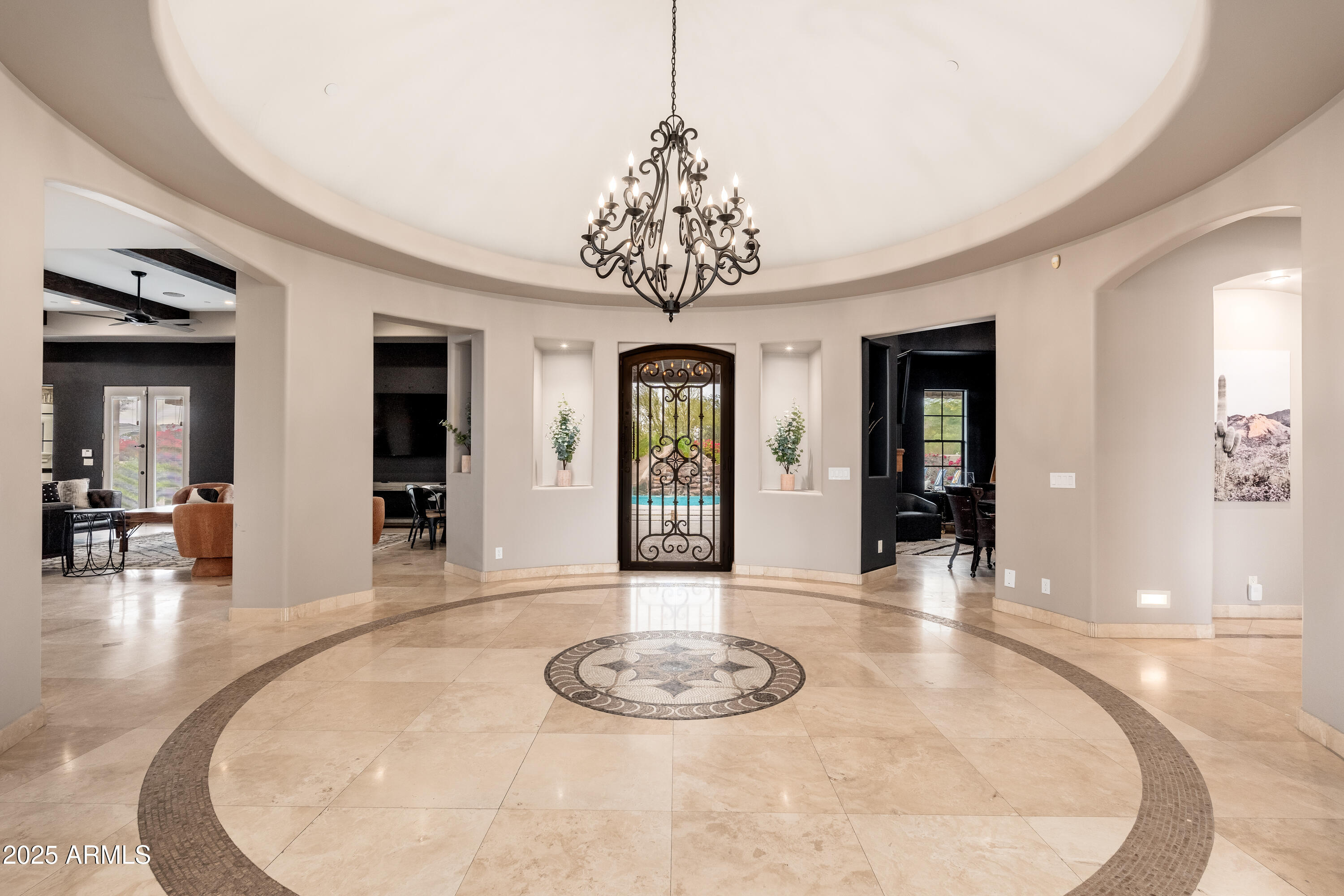 PINNACLE PARADISE - Residential