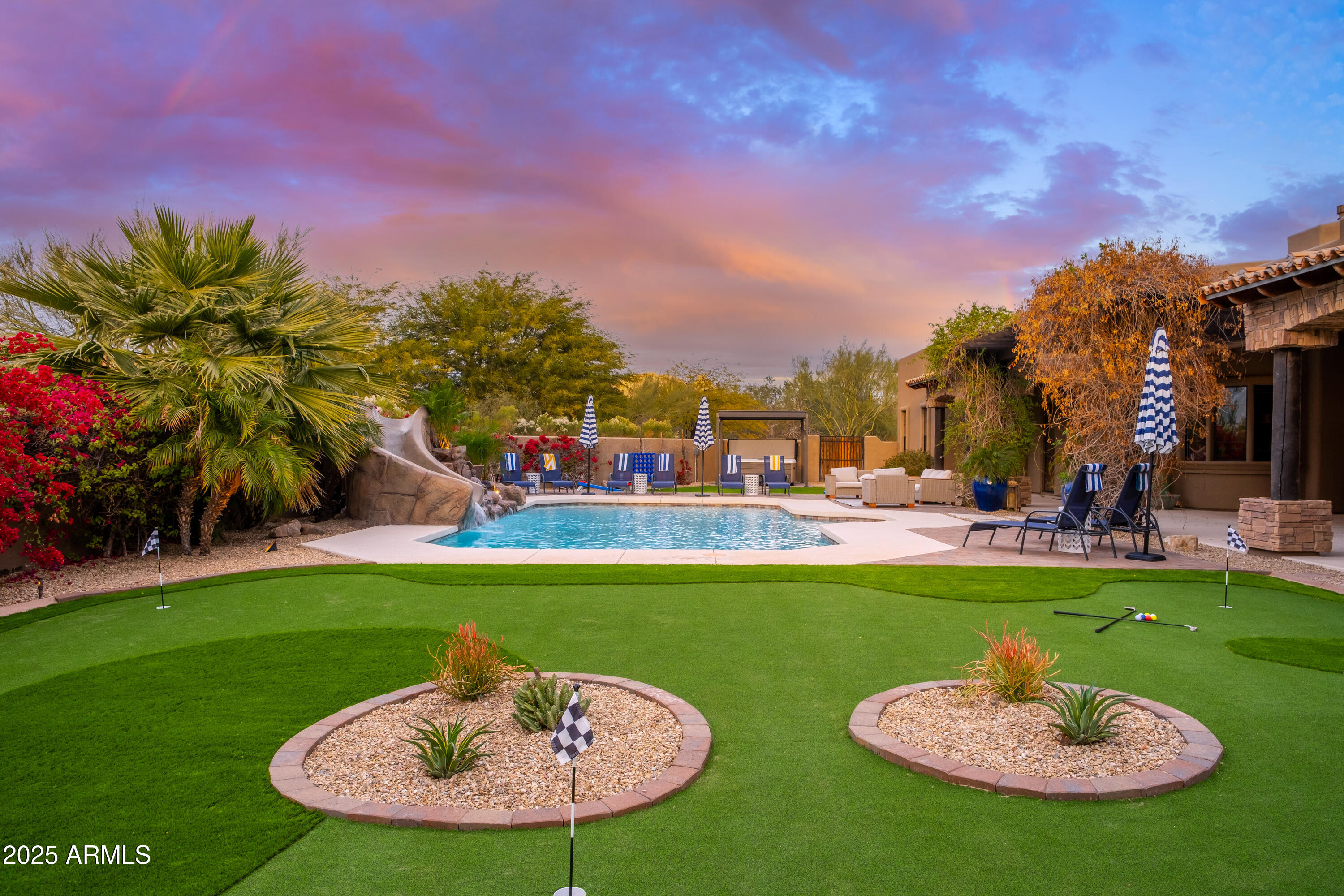 PINNACLE PARADISE - Residential