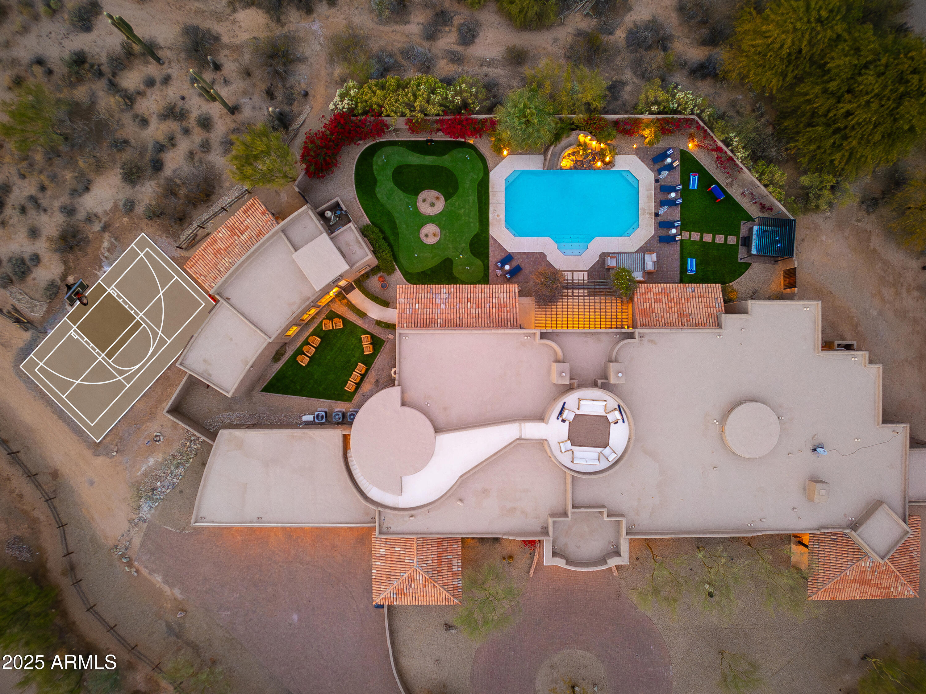PINNACLE PARADISE - Residential