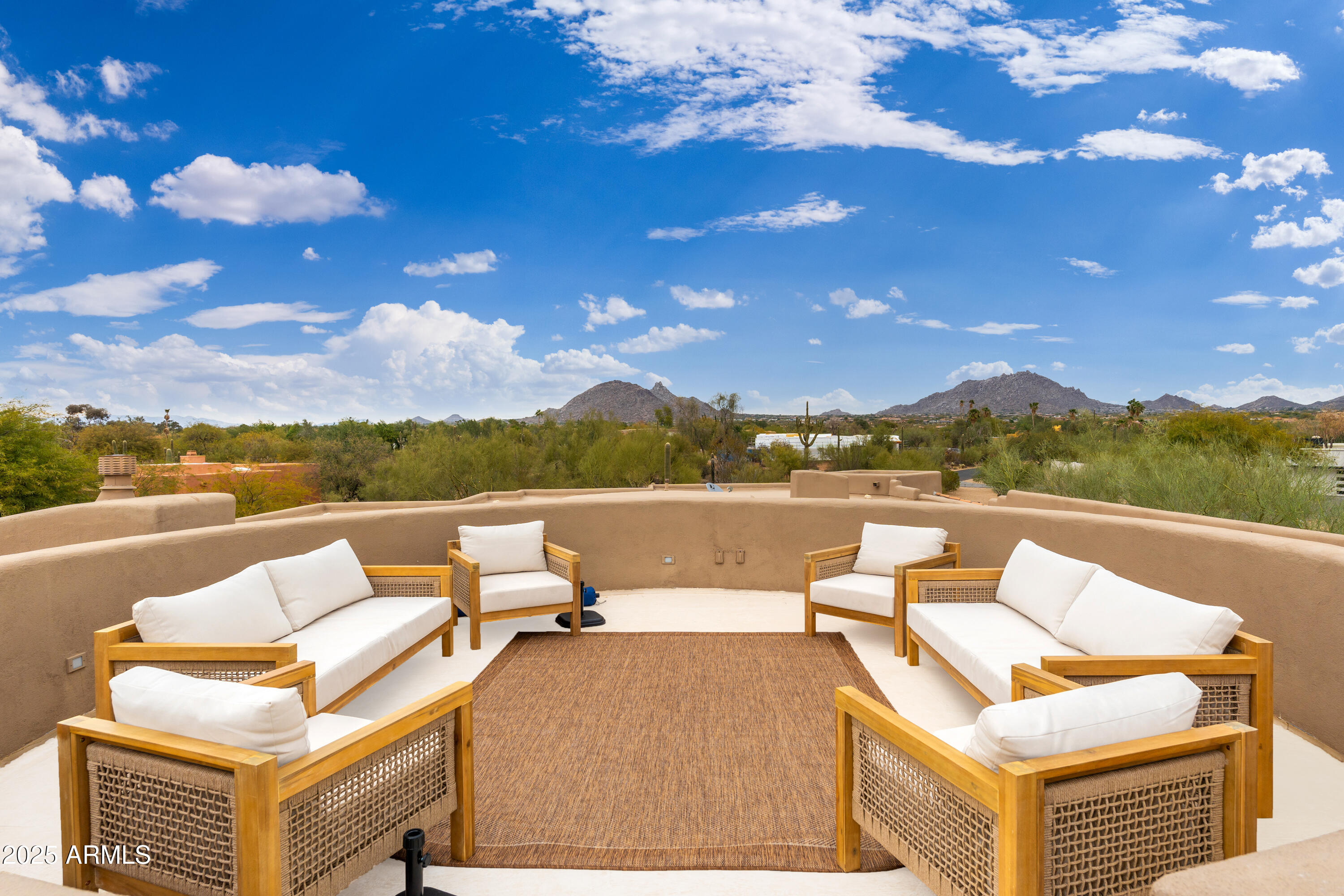 PINNACLE PARADISE - Residential
