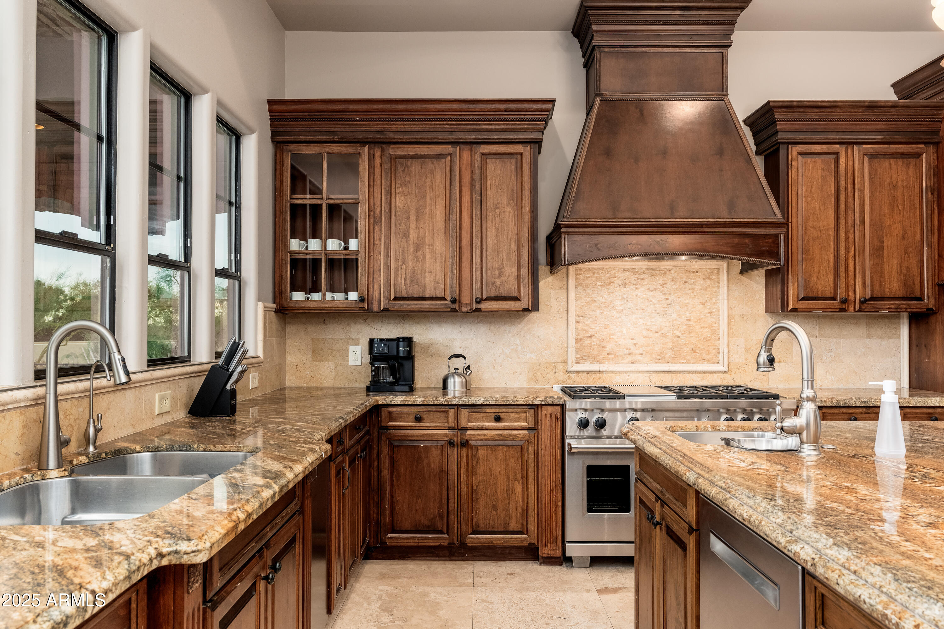 PINNACLE PARADISE - Residential