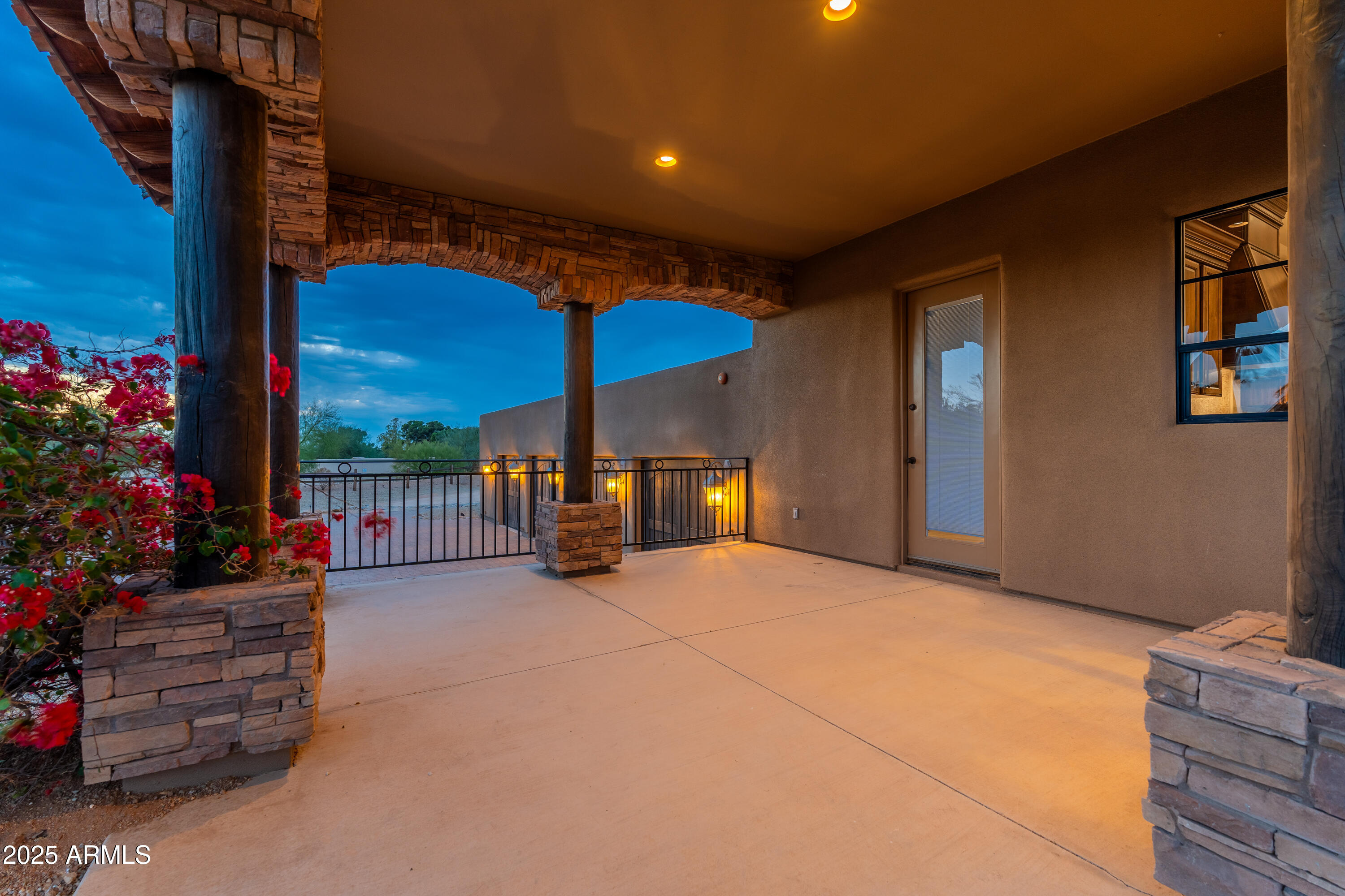 PINNACLE PARADISE - Residential
