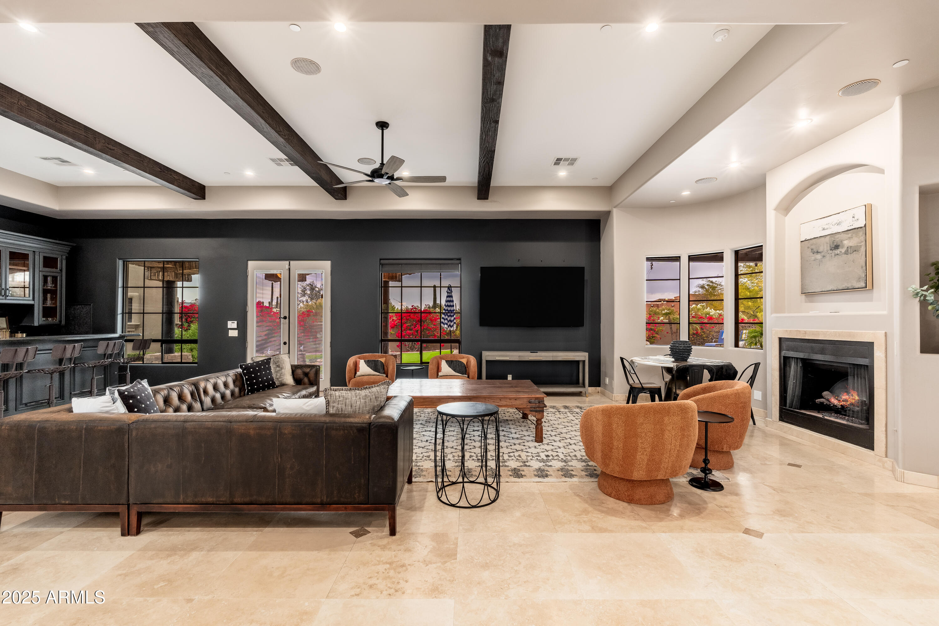 PINNACLE PARADISE - Residential