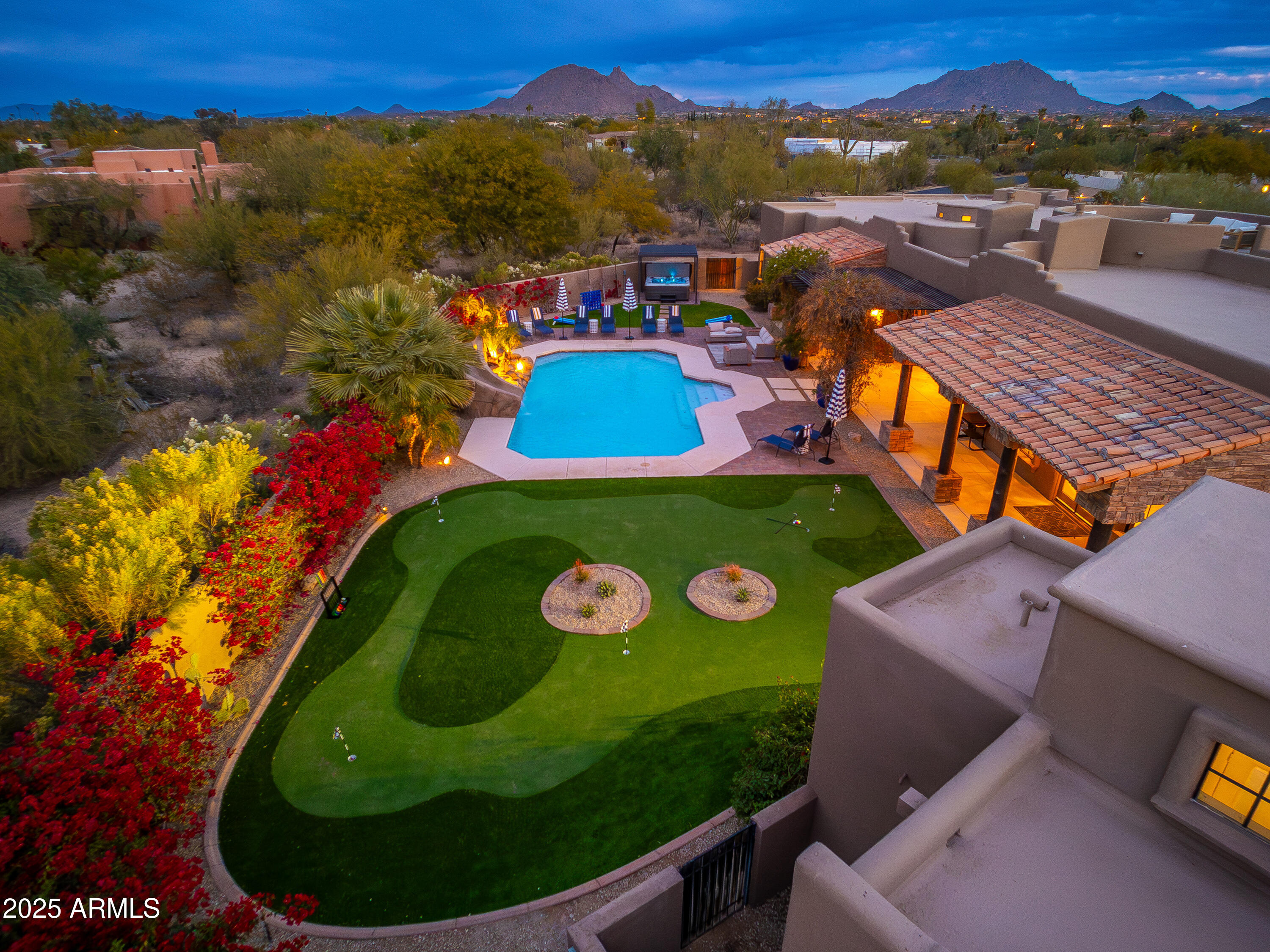 PINNACLE PARADISE - Residential