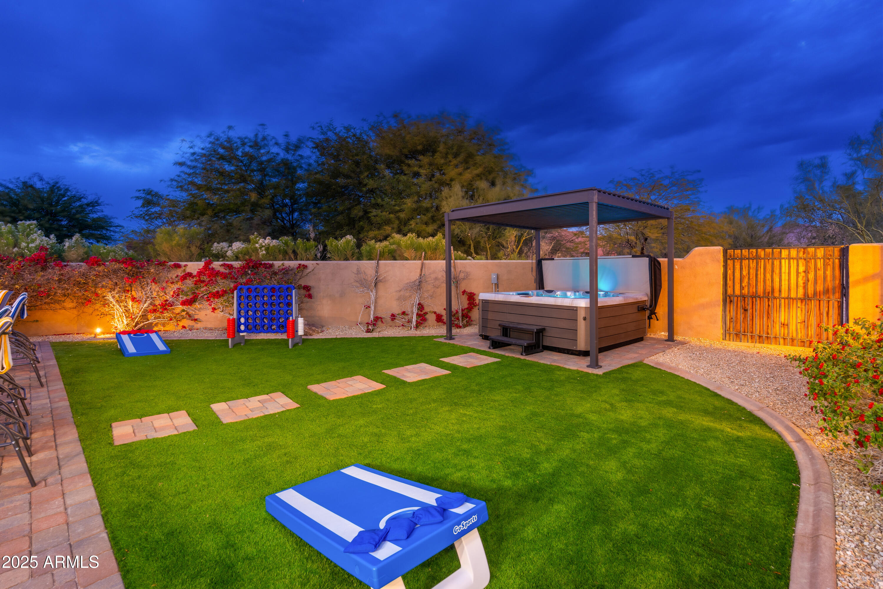 PINNACLE PARADISE - Residential