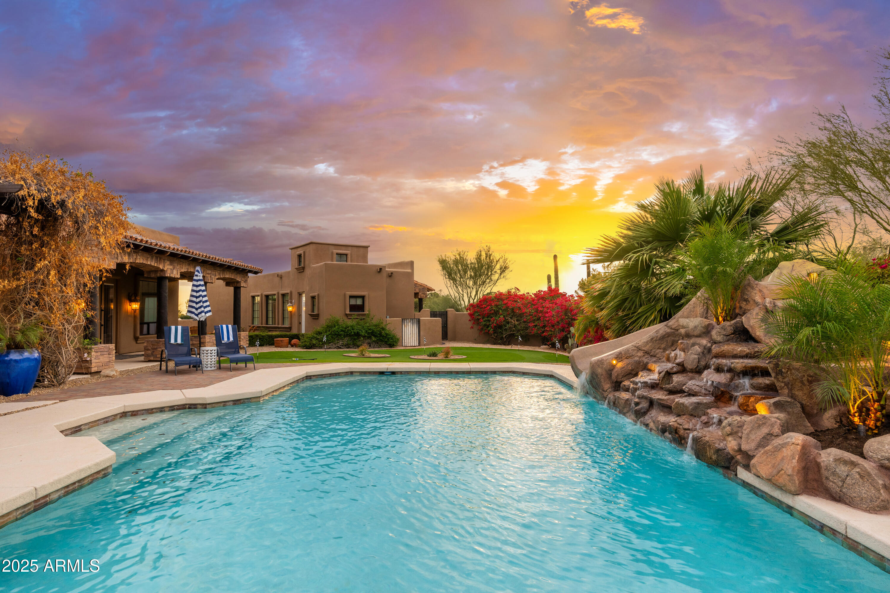 PINNACLE PARADISE - Residential
