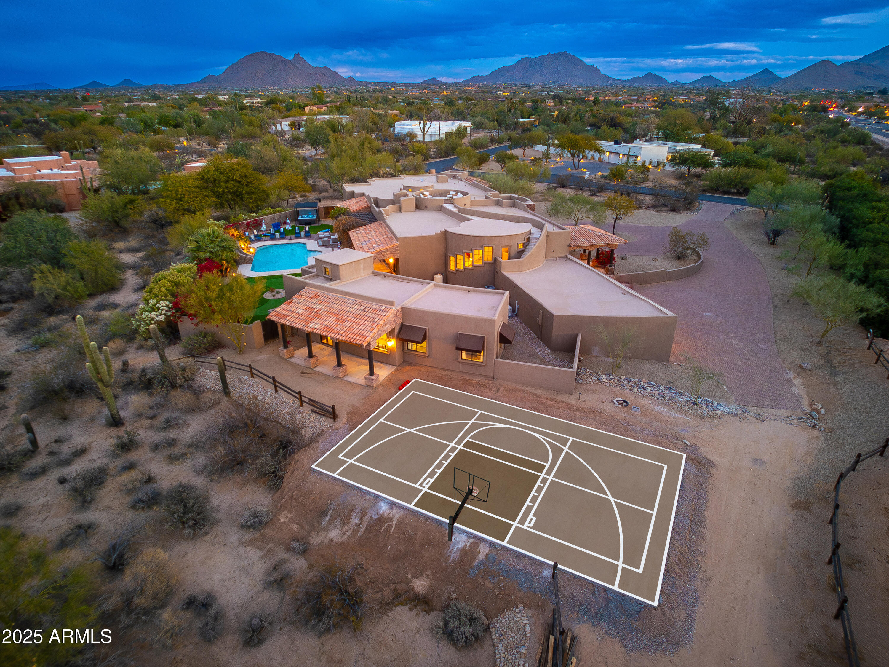 PINNACLE PARADISE - Residential
