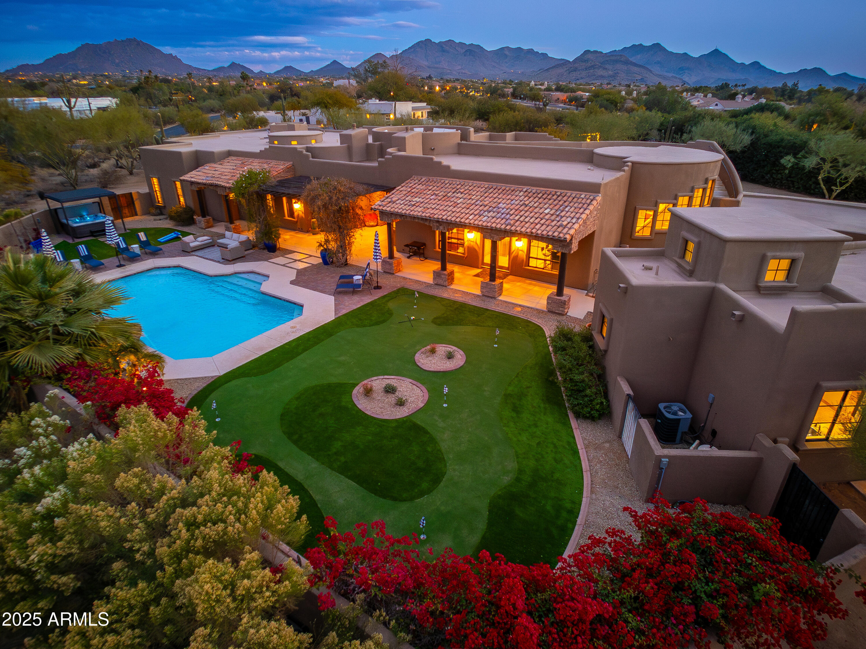 PINNACLE PARADISE - Residential