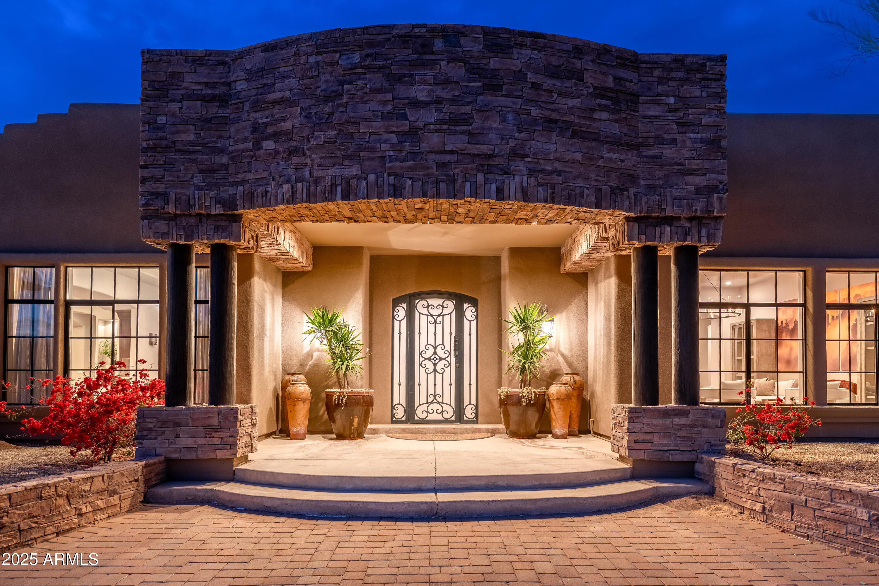 PINNACLE PARADISE - Residential