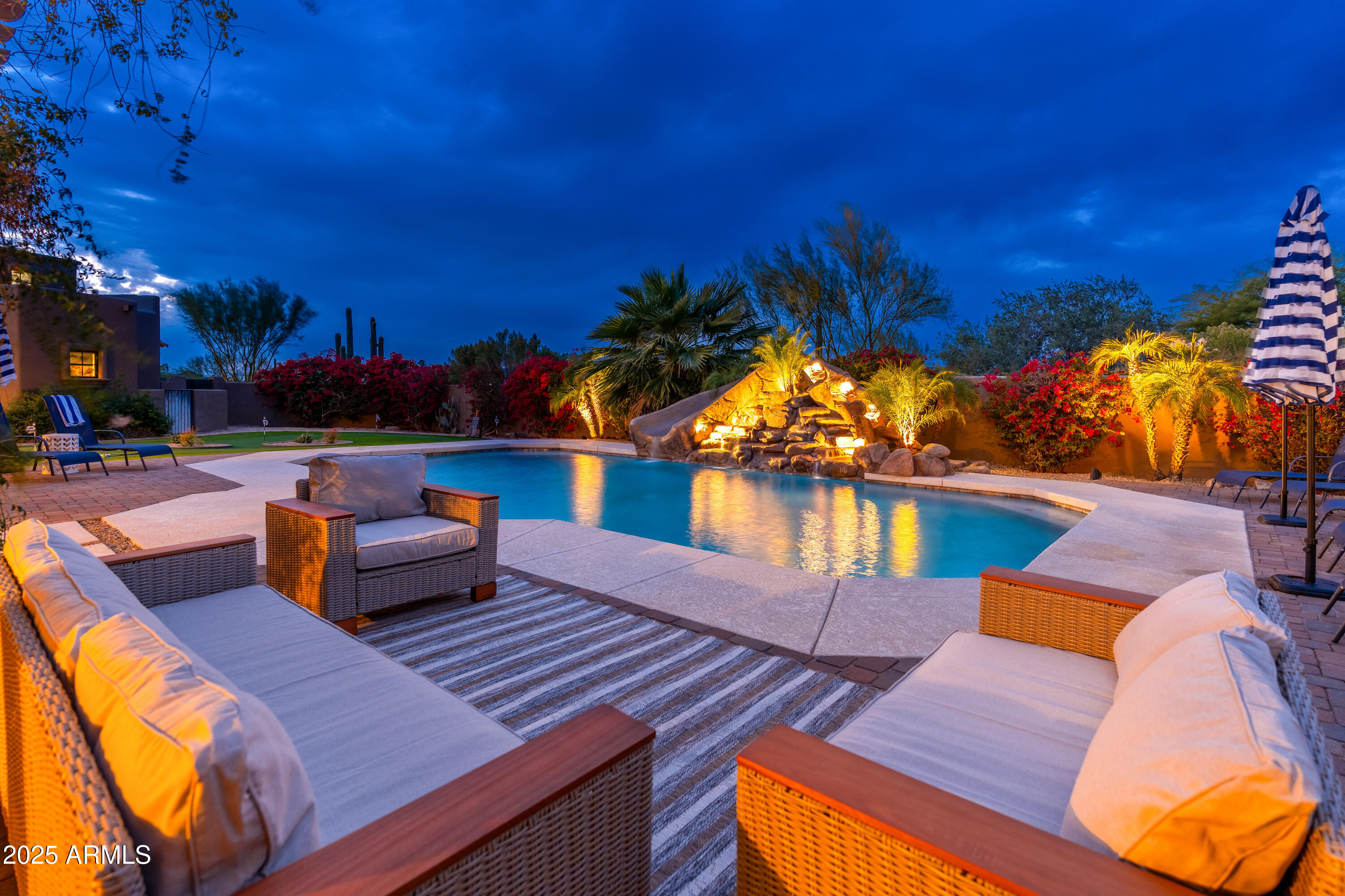 PINNACLE PARADISE - Residential