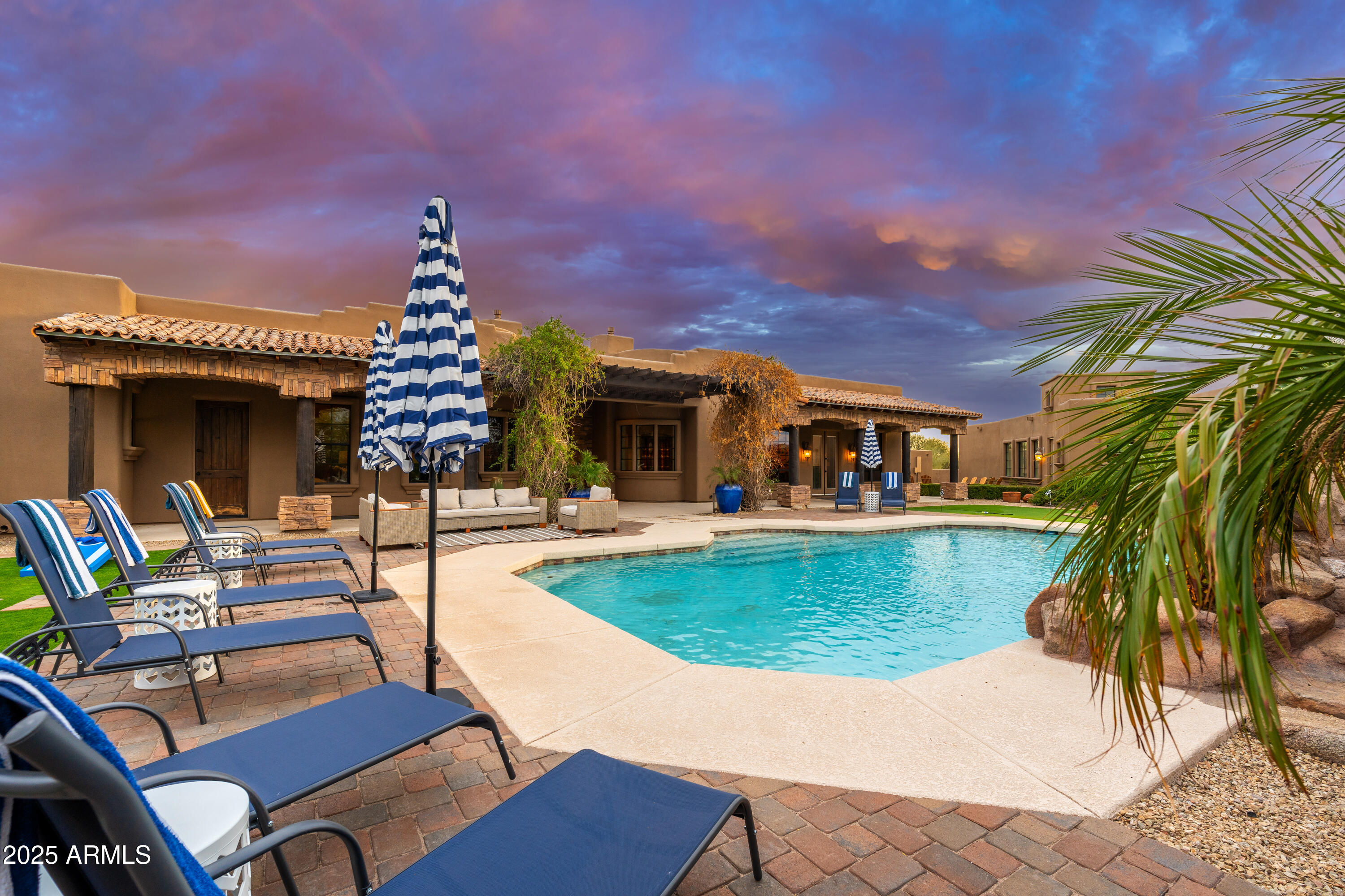 PINNACLE PARADISE - Residential