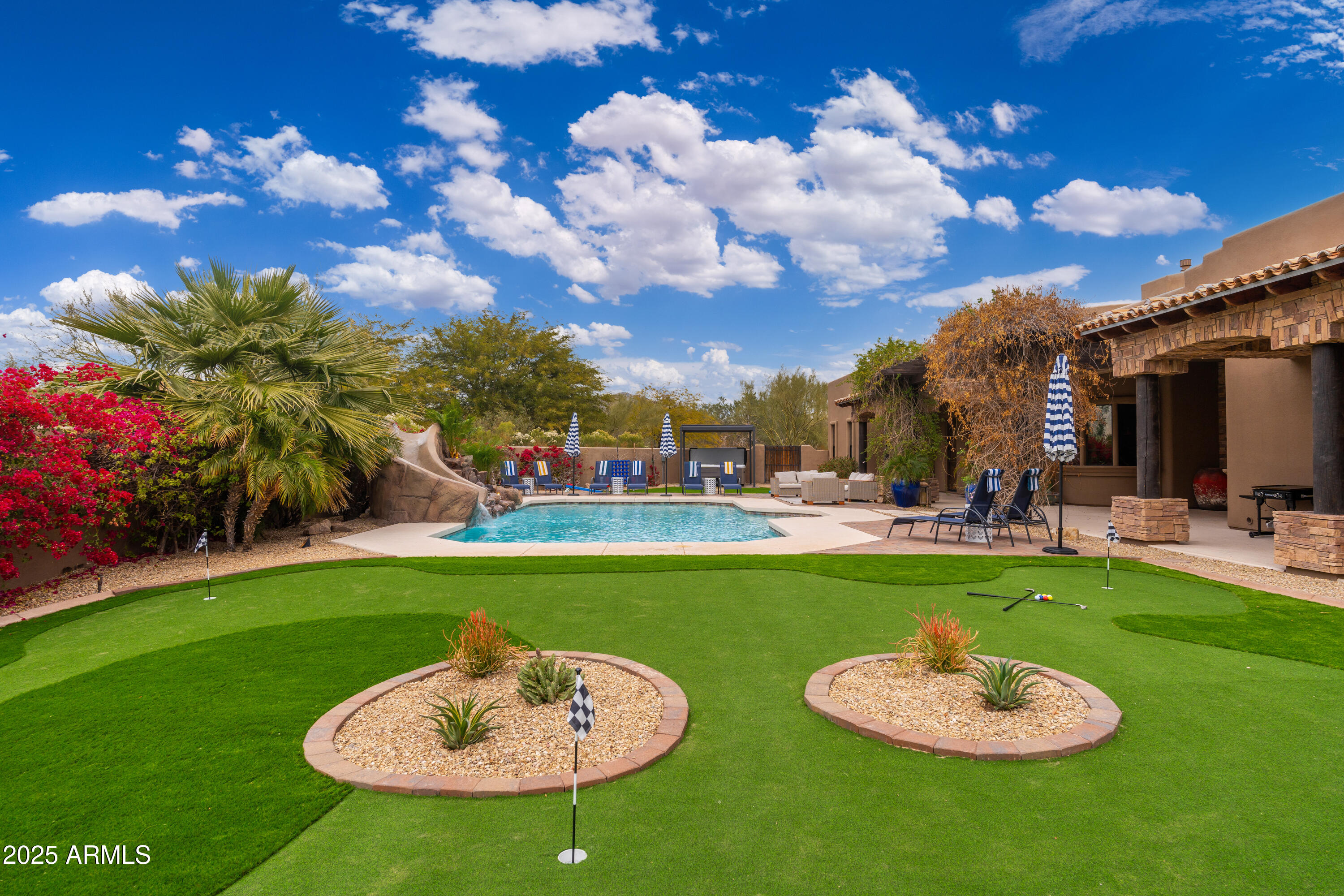 PINNACLE PARADISE - Residential