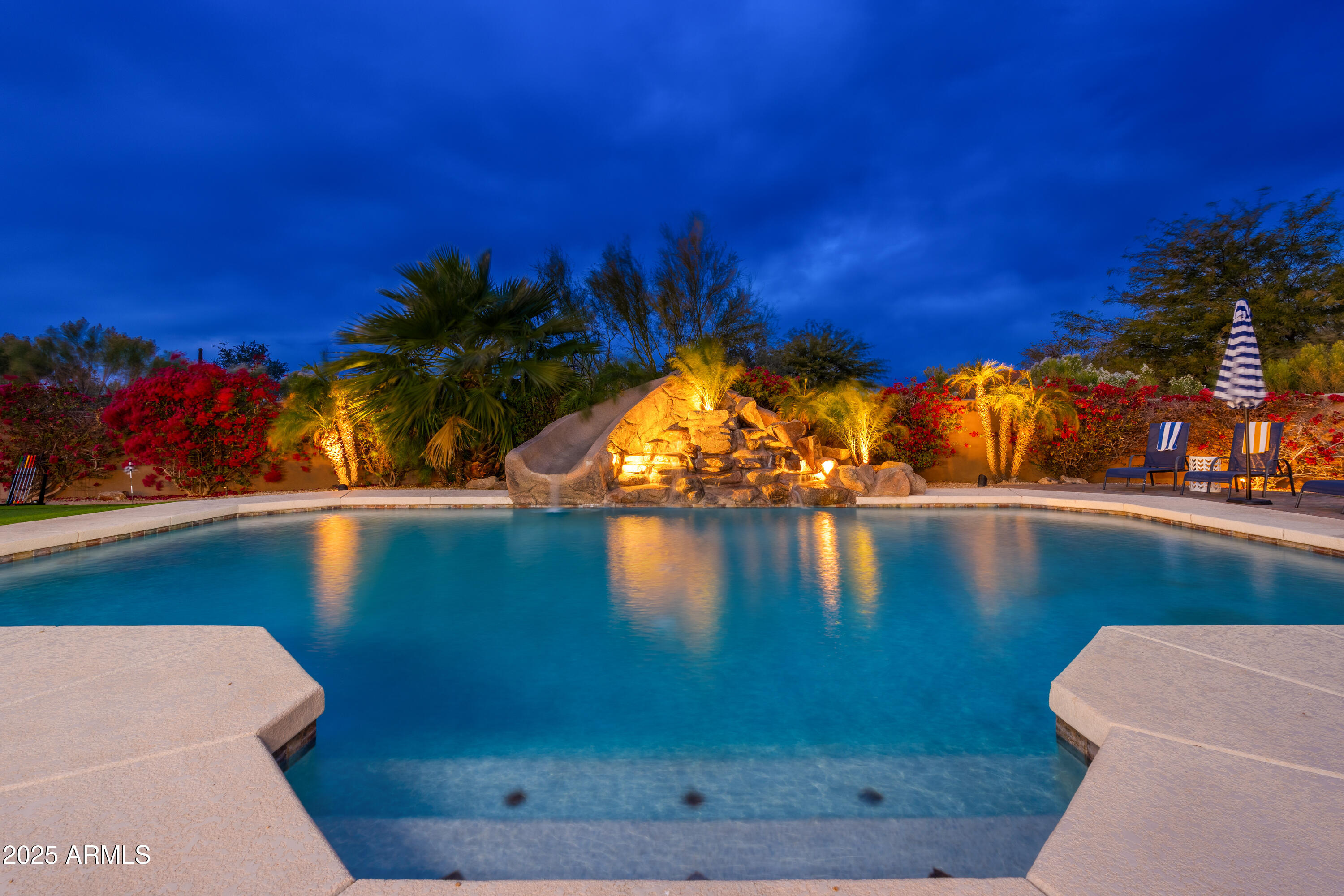 PINNACLE PARADISE - Residential