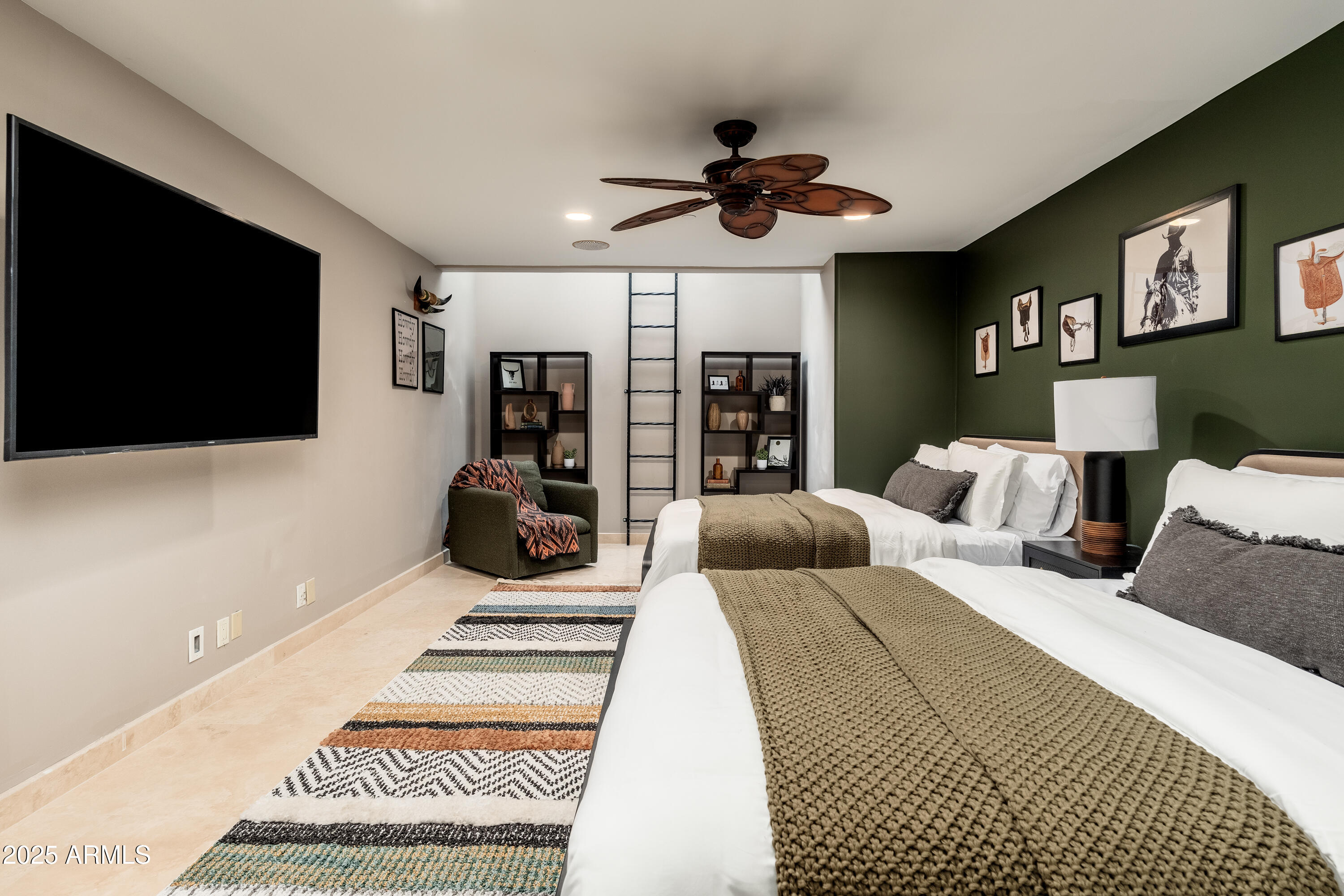 PINNACLE PARADISE - Residential