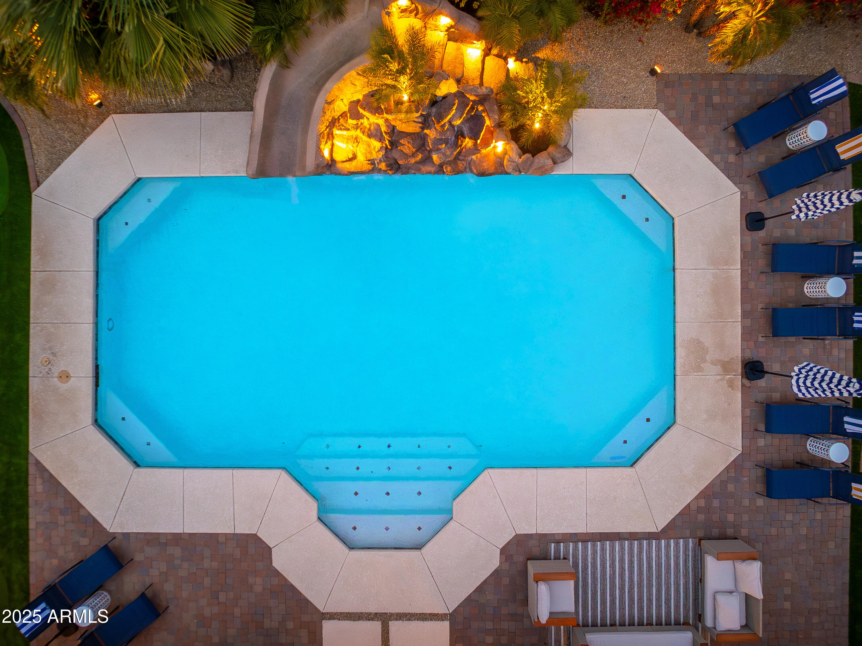 PINNACLE PARADISE - Residential