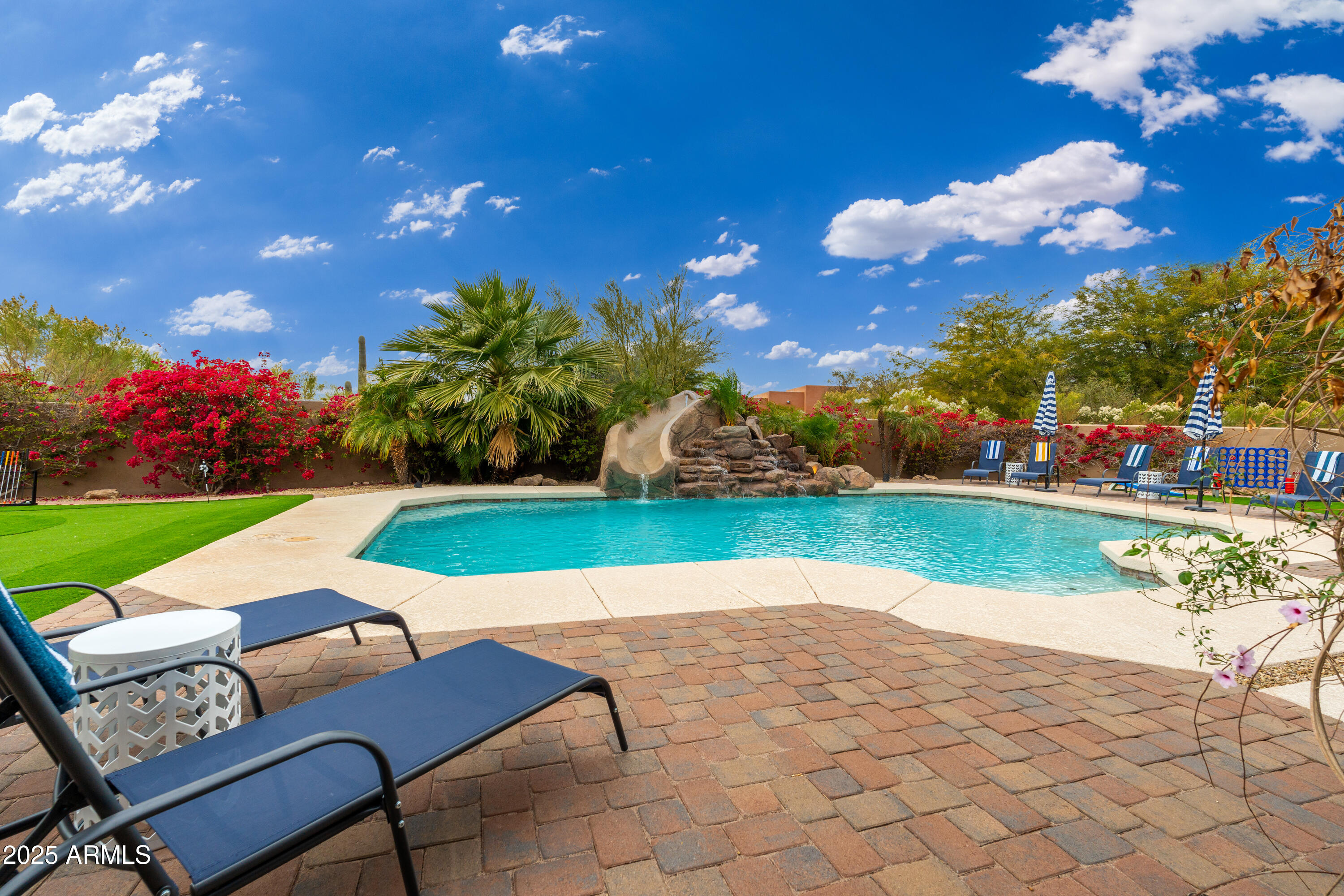 PINNACLE PARADISE - Residential