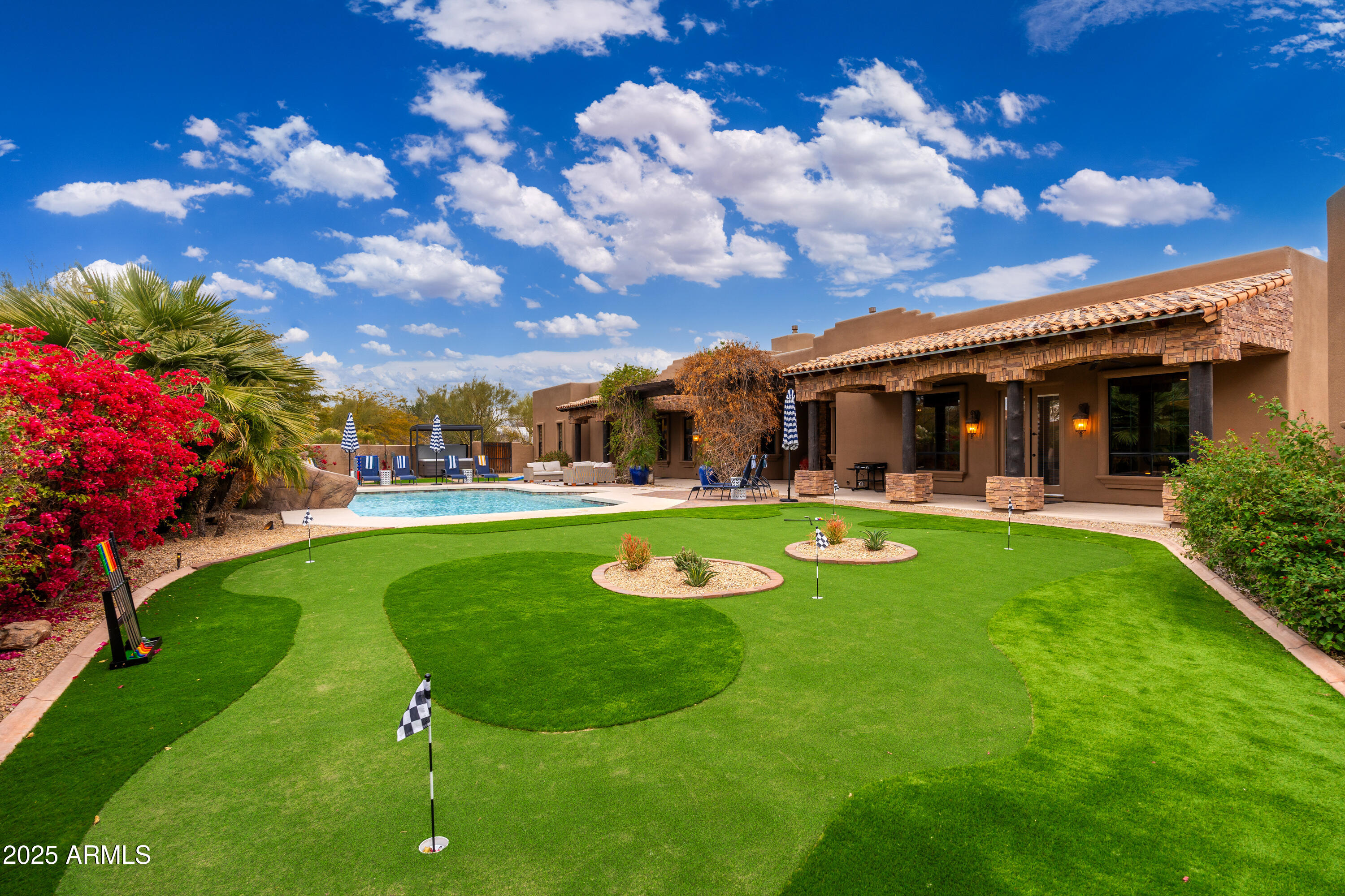 PINNACLE PARADISE - Residential