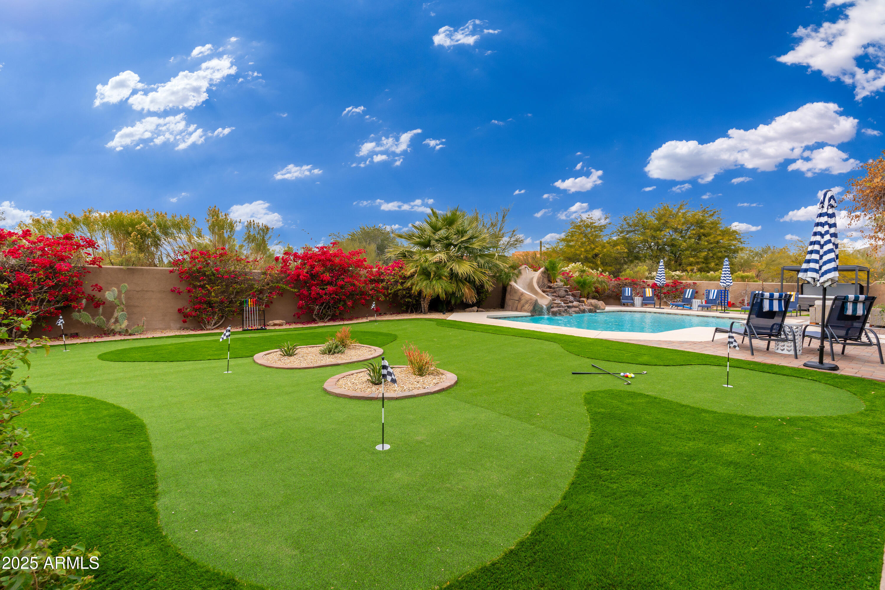 PINNACLE PARADISE - Residential