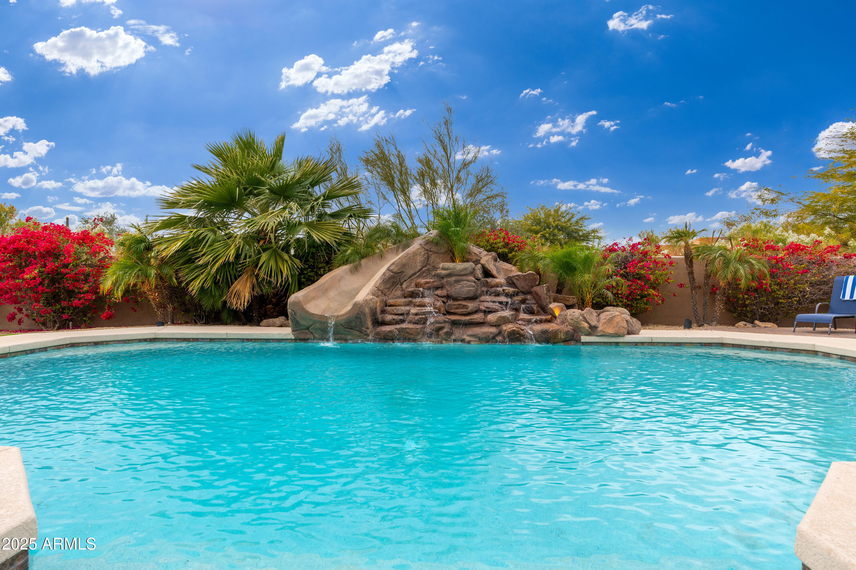 PINNACLE PARADISE - Residential