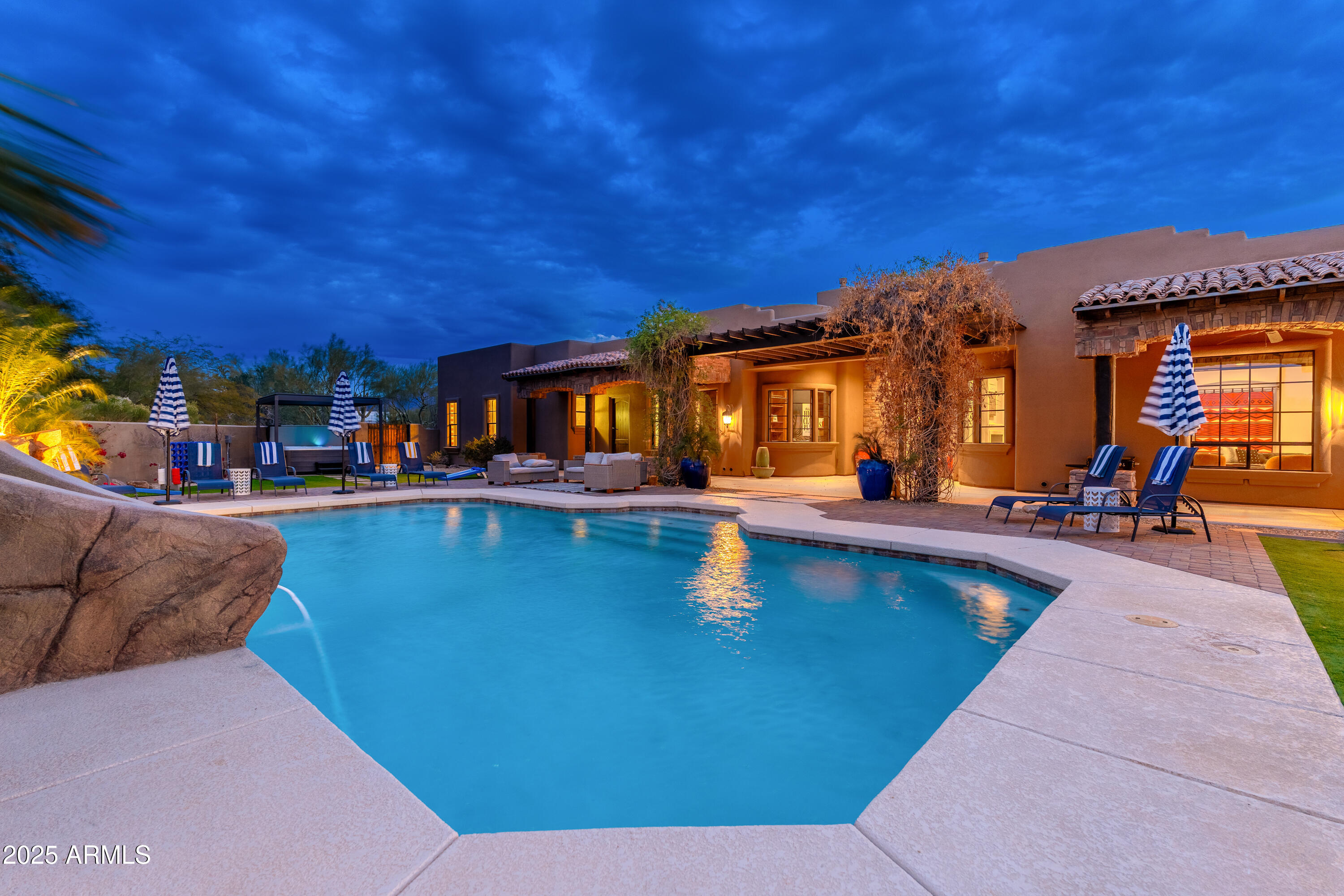 PINNACLE PARADISE - Residential