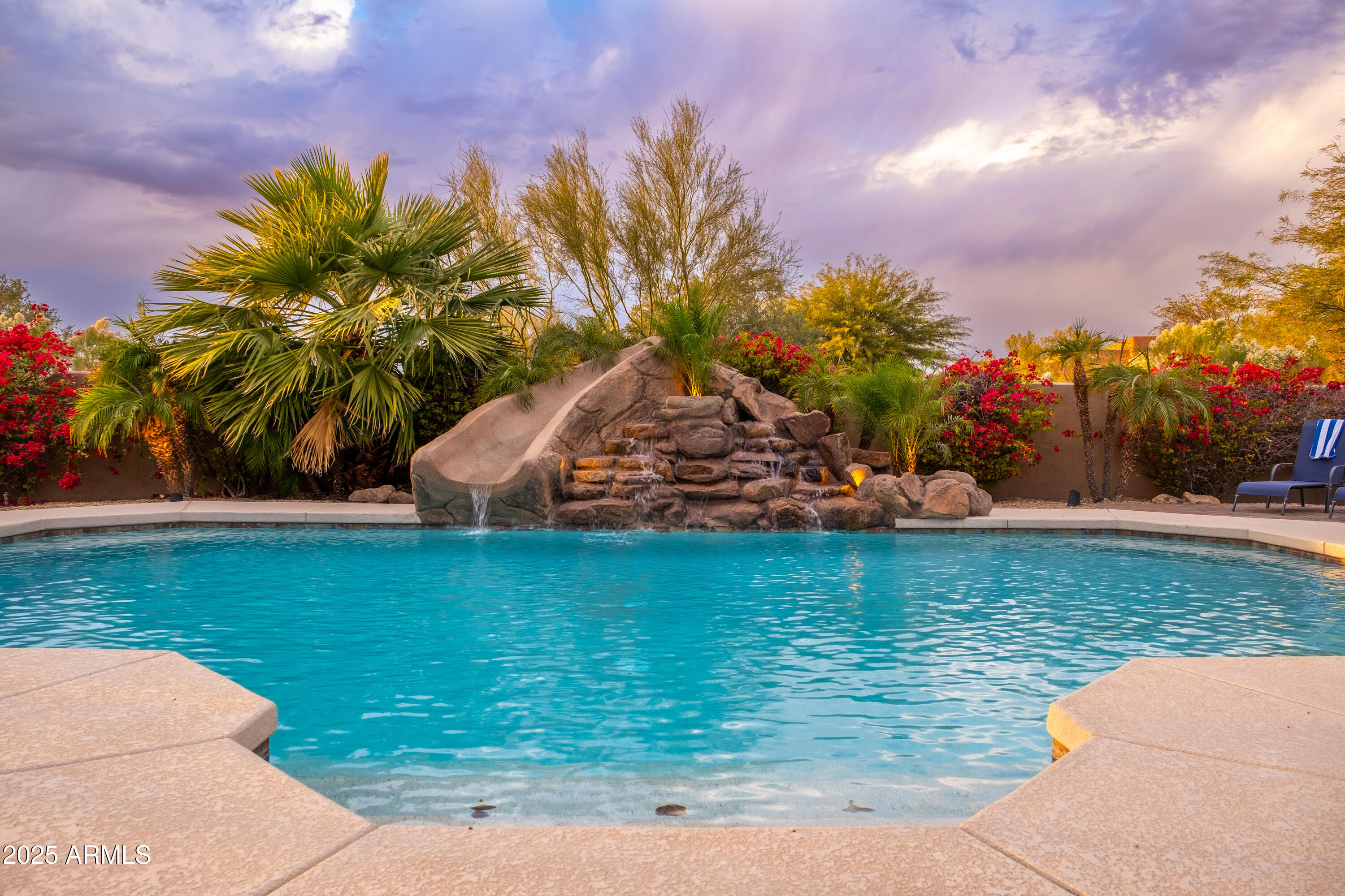 PINNACLE PARADISE - Residential