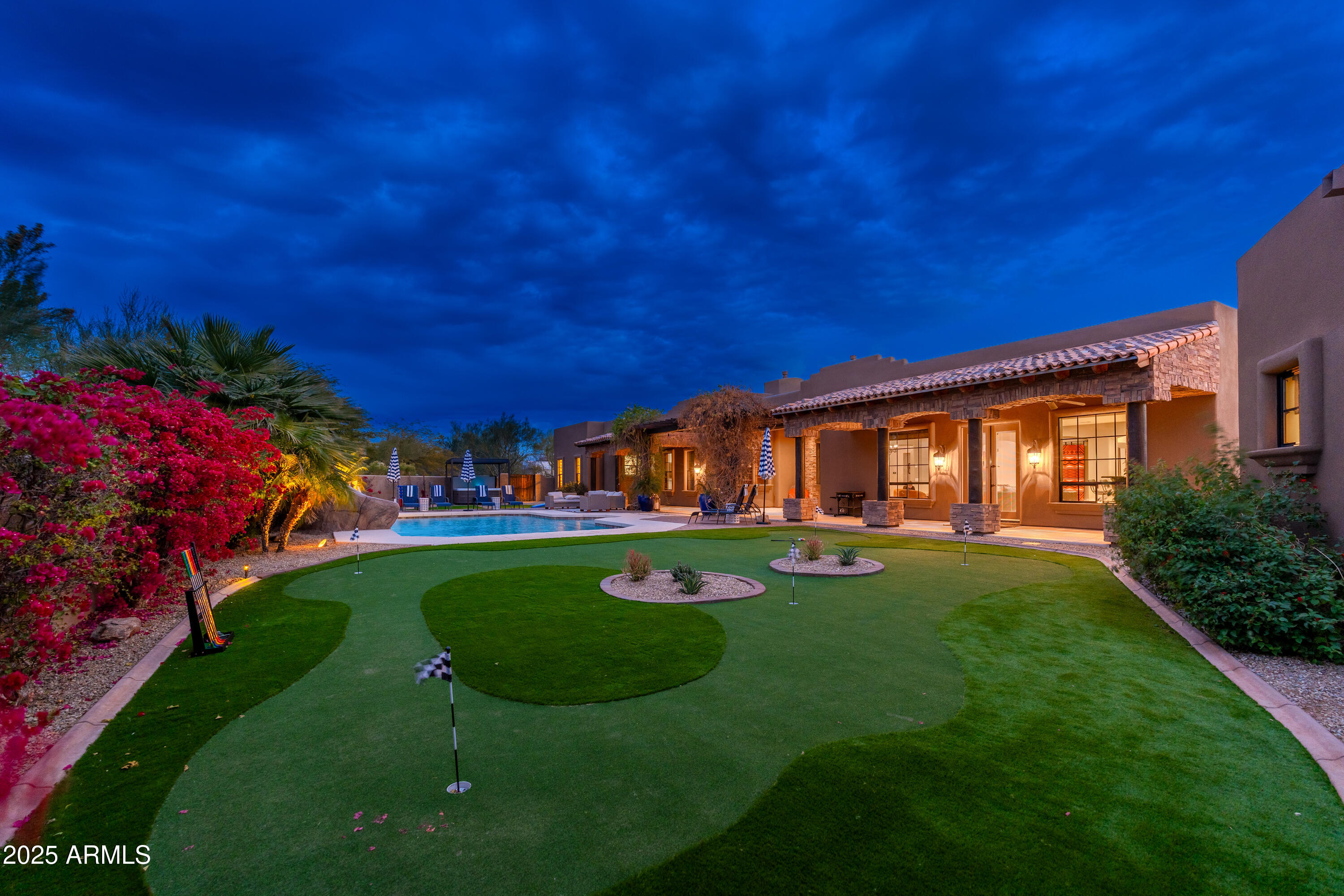 PINNACLE PARADISE - Residential