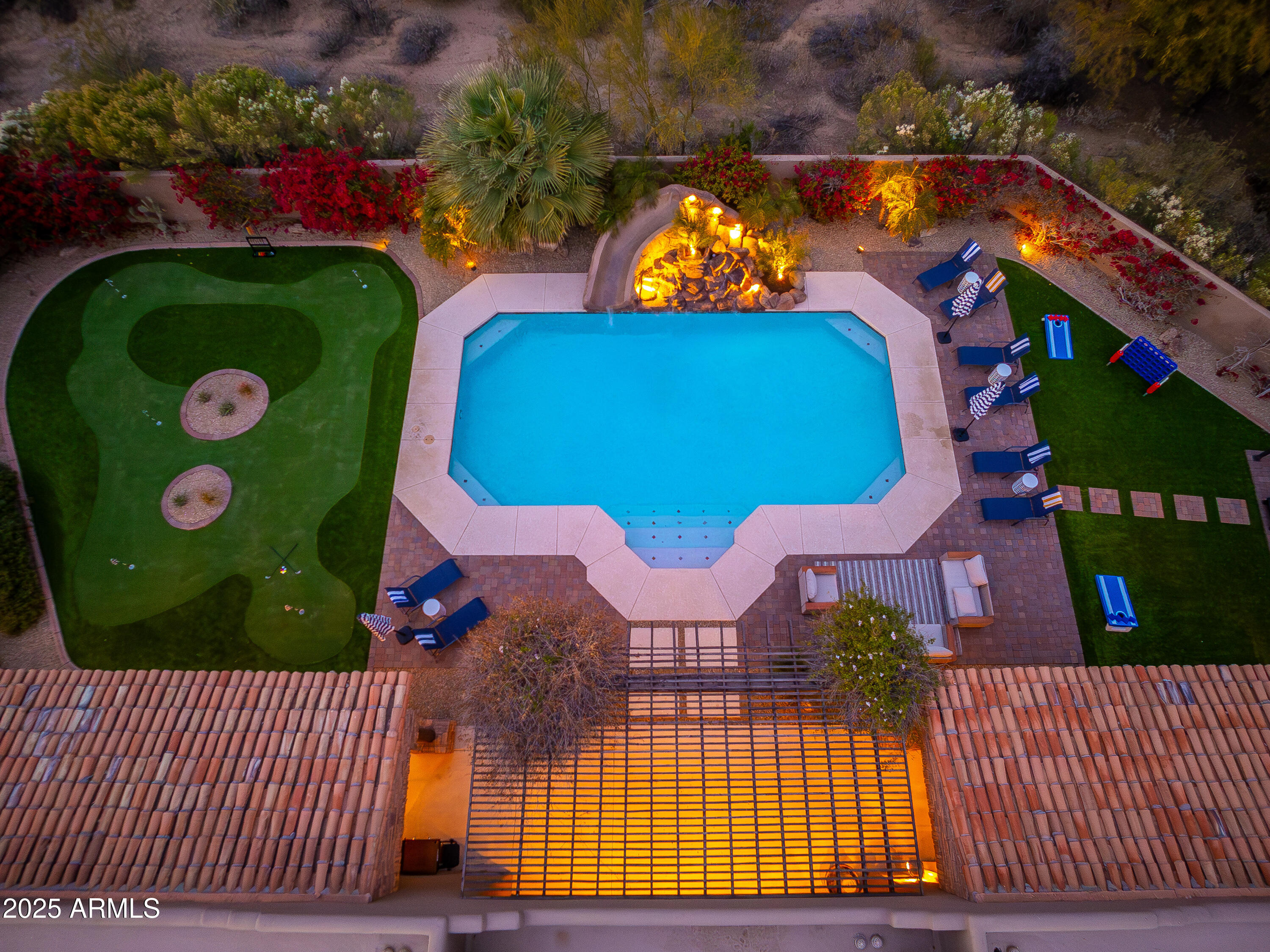 PINNACLE PARADISE - Residential