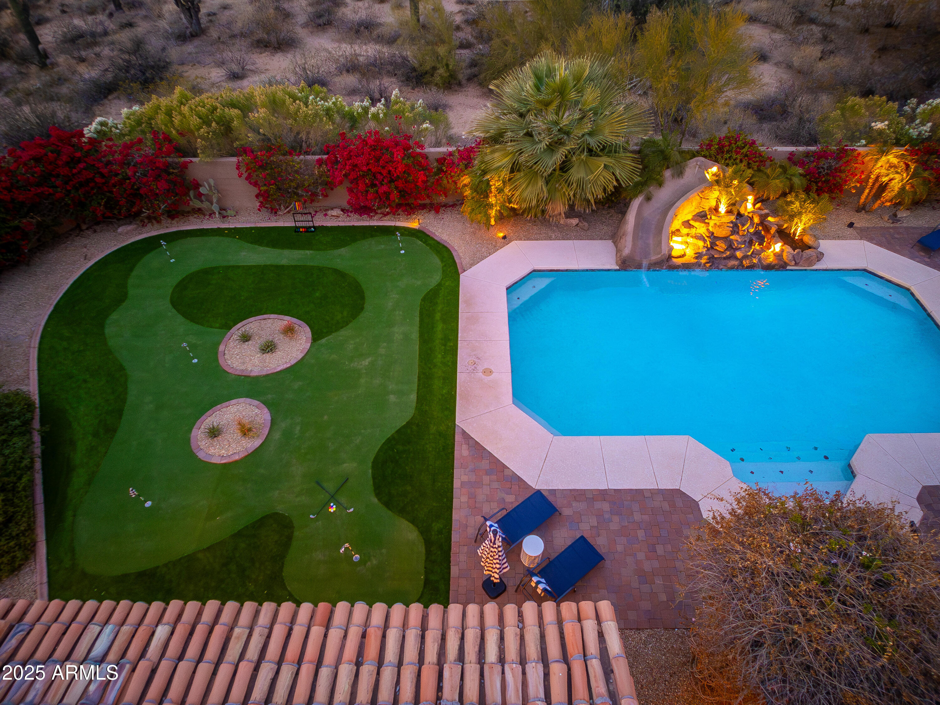 PINNACLE PARADISE - Residential