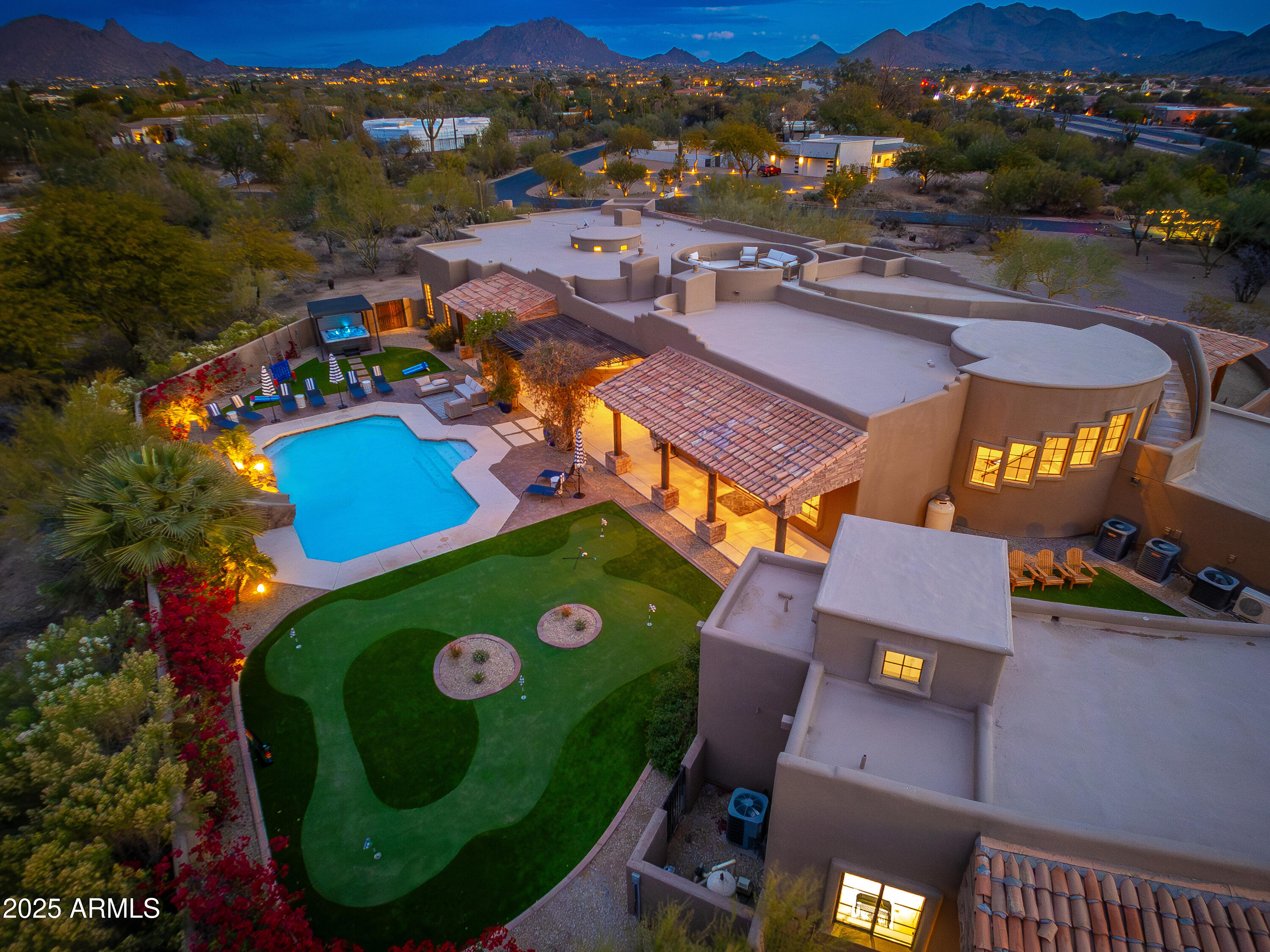 PINNACLE PARADISE - Residential